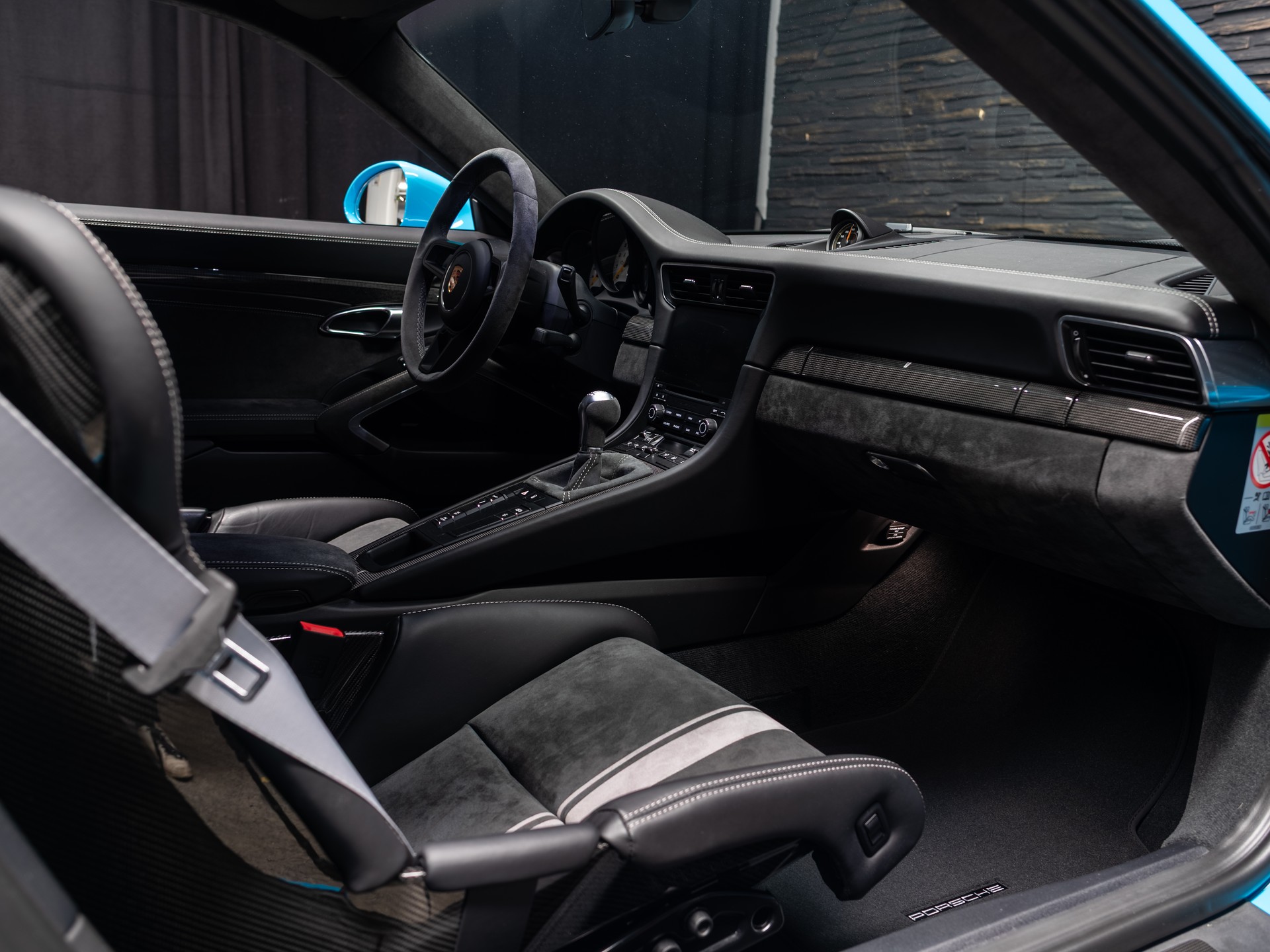 PORSCHE 911 GT3-image-8