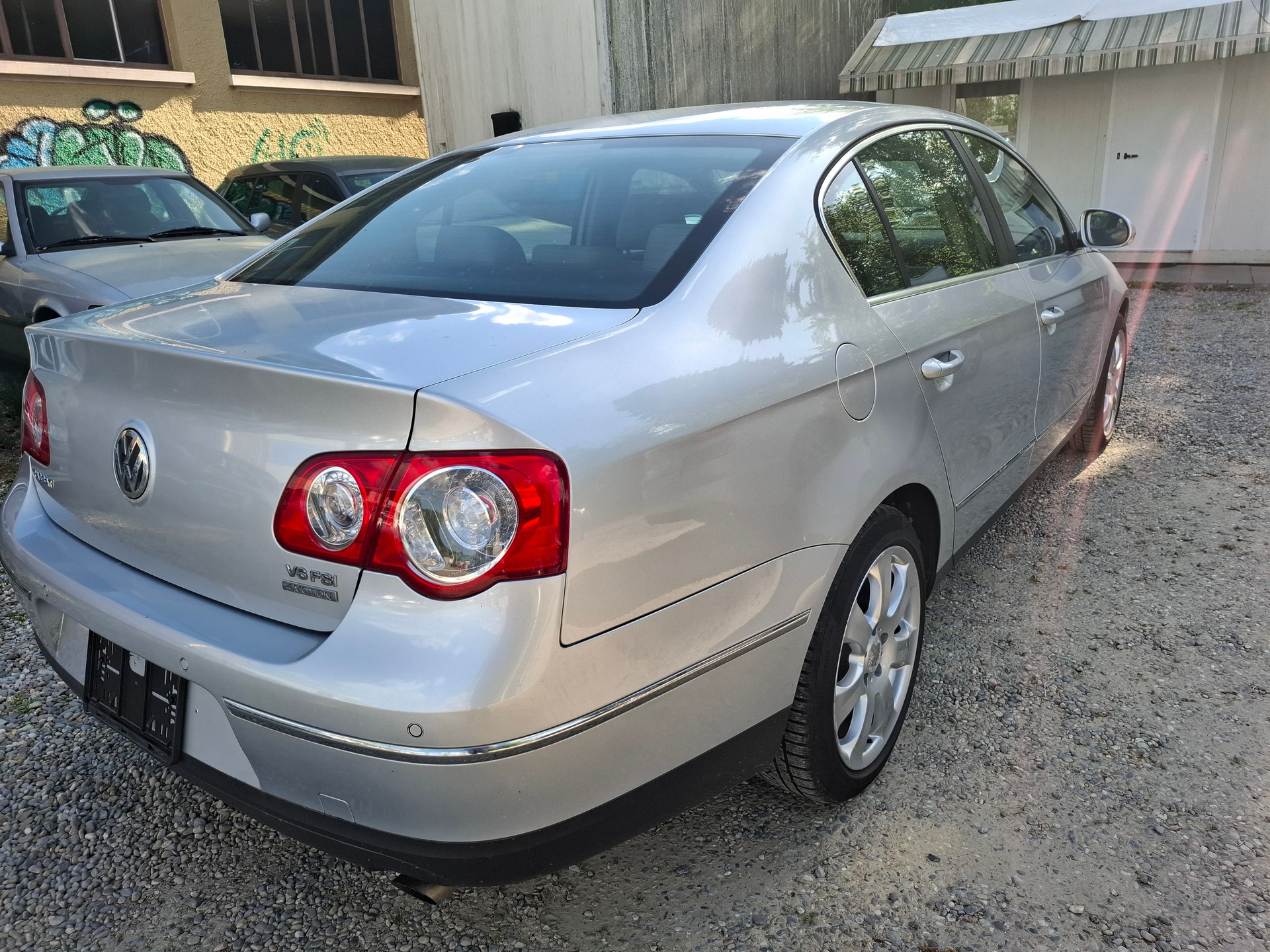 VW Passat 3.2 V6 FSI Comfortline 4Motion-image-5