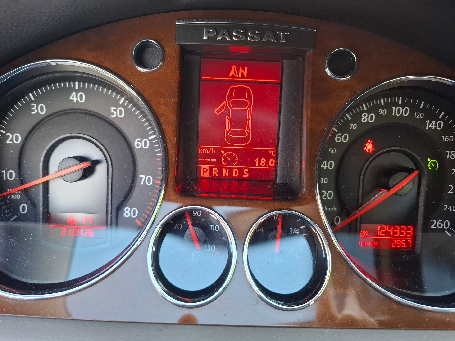 VW Passat 3.2 V6 FSI Comfortline 4Motion-image-14