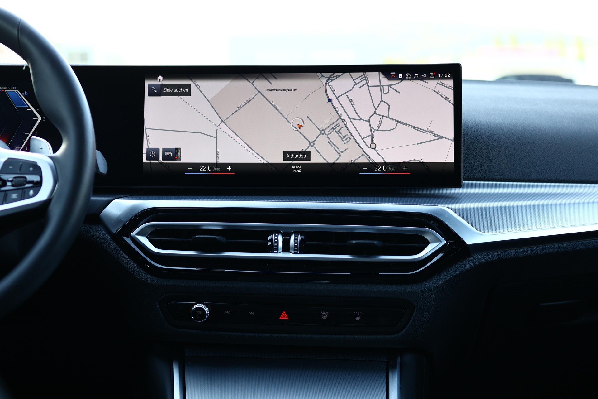 BMW 320d xDrive Touring M Sport-image-23