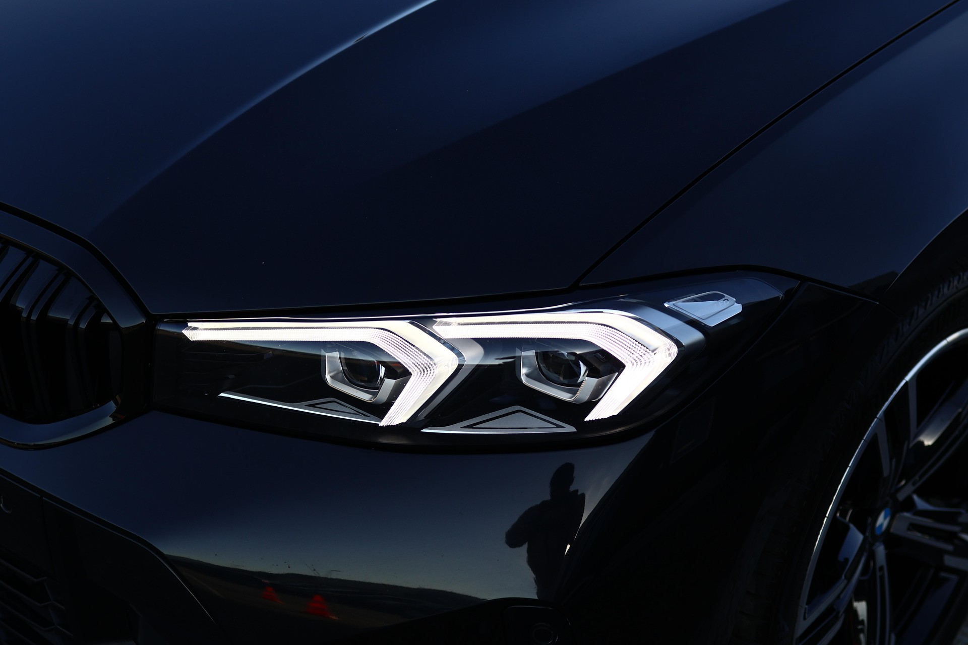 BMW 320d xDrive Touring M Sport-showroom-element-1