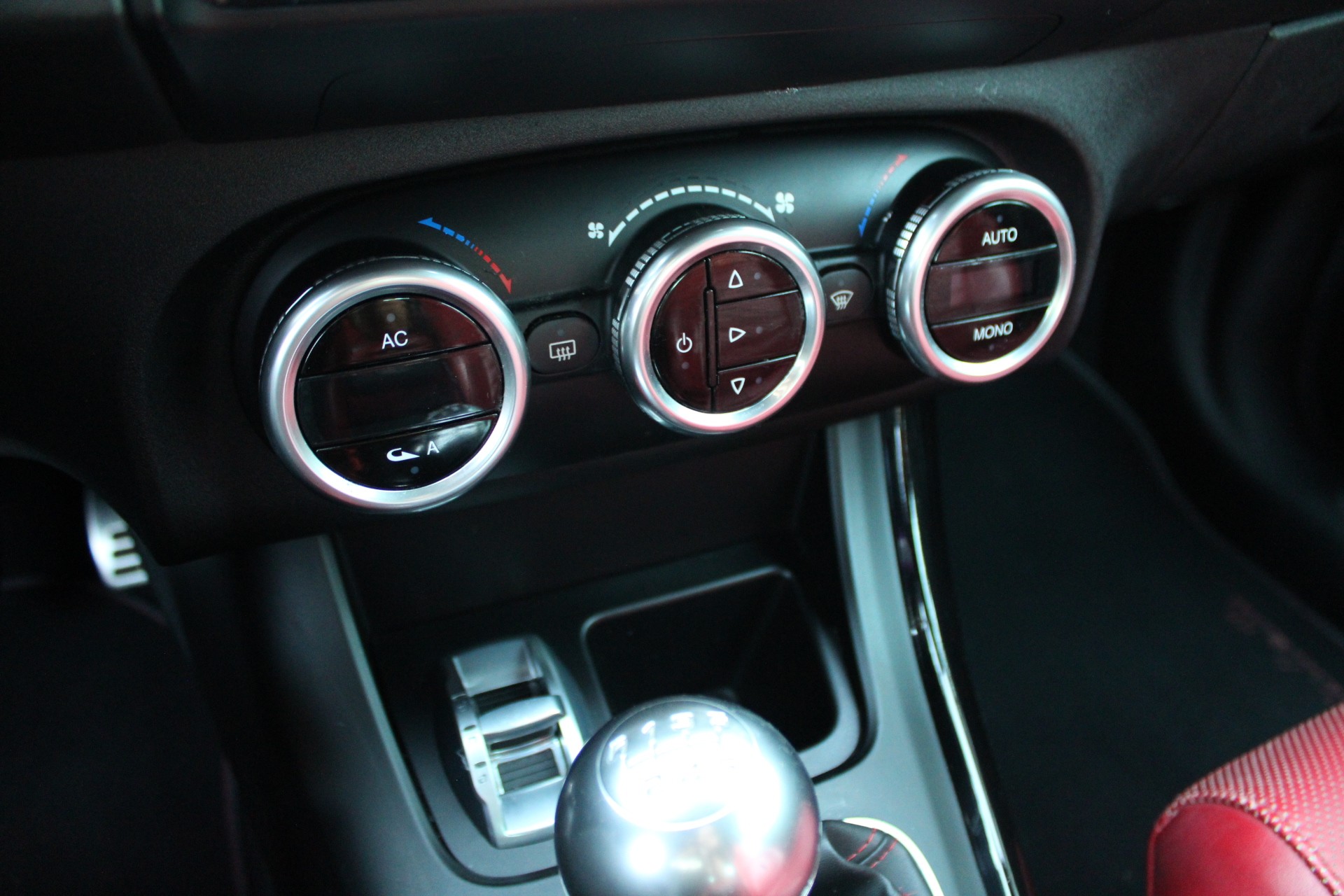 ALFA ROMEO Giulietta 1.4 MultiAir Progression-image-12
