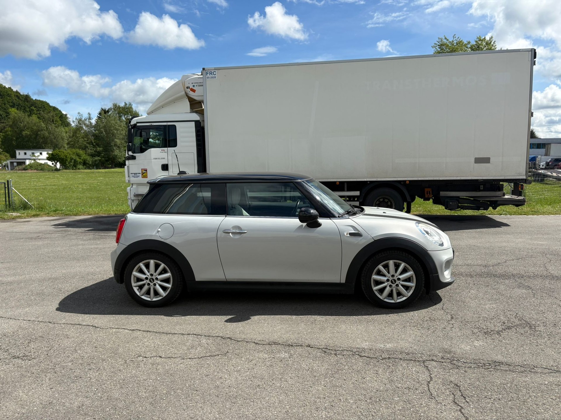 MINI Cooper Classic Edition-image-5