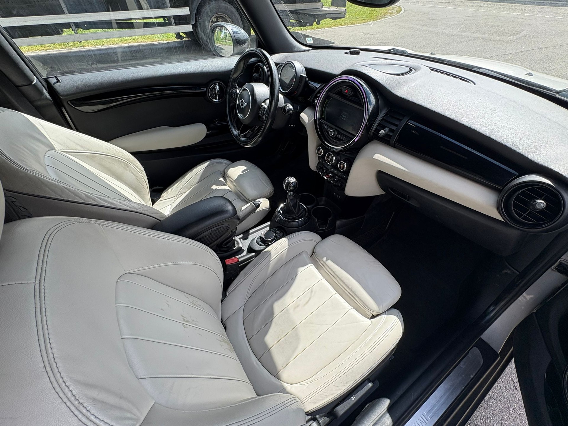 MINI Cooper Classic Edition-image-8