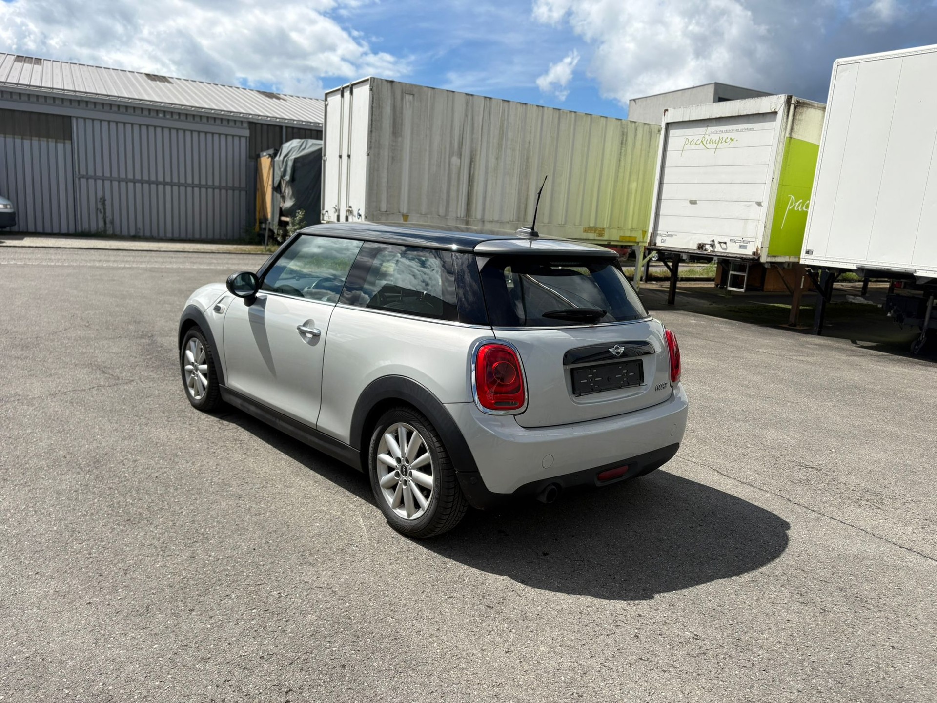 MINI Cooper Classic Edition-image-6
