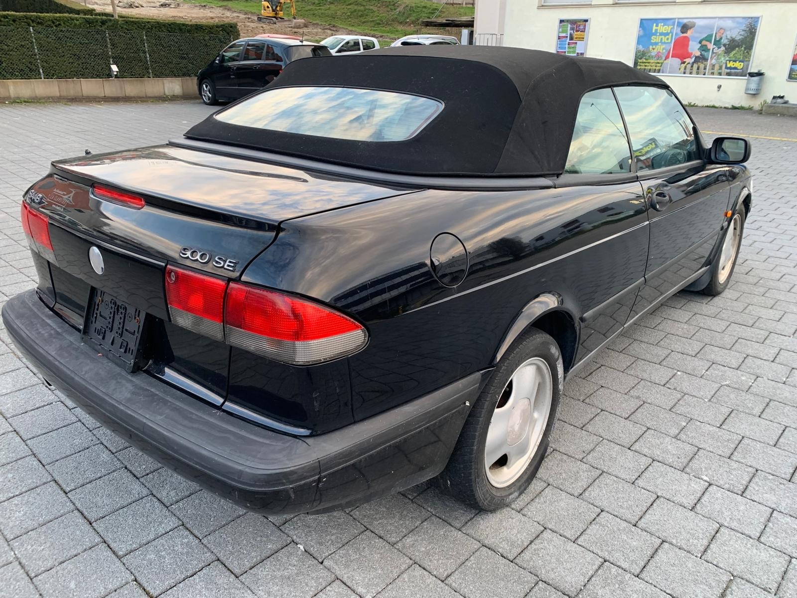 SAAB 900-image-2