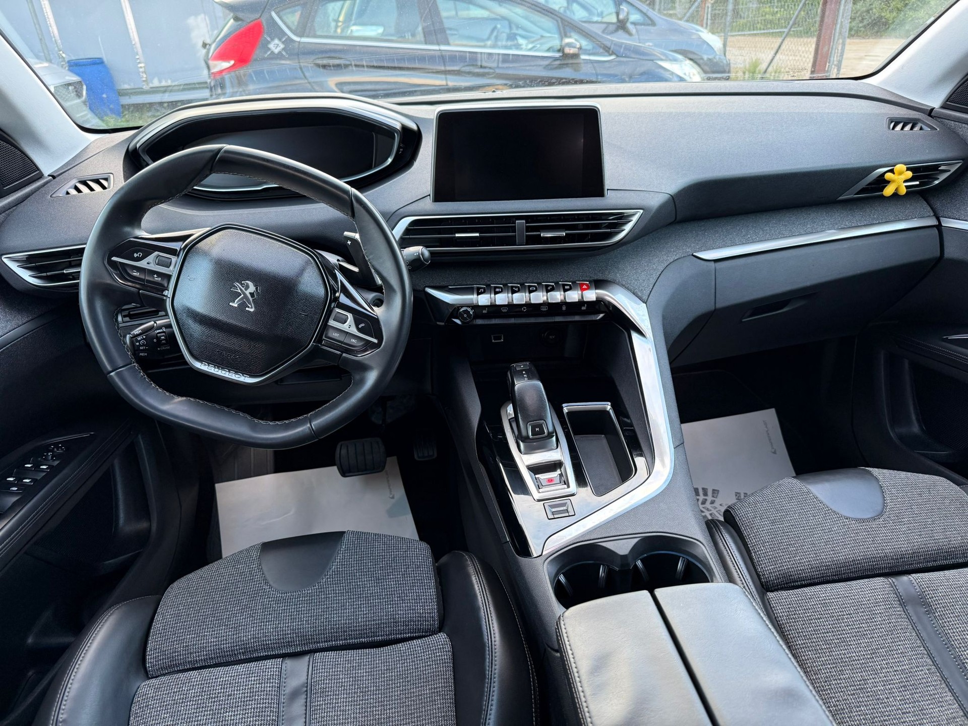 PEUGEOT 5008 1.6 BlueHDi Business Line ETA-image-10