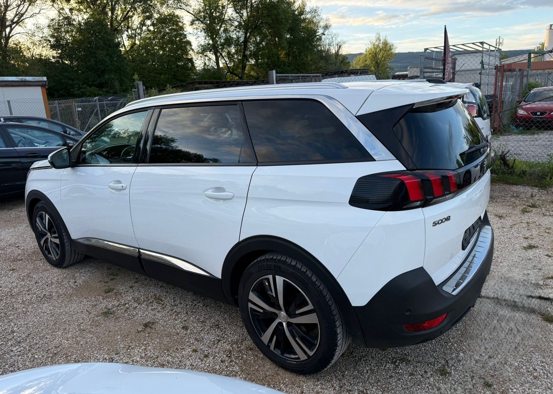 PEUGEOT 5008 1.6 BlueHDi Business Line ETA-image-3