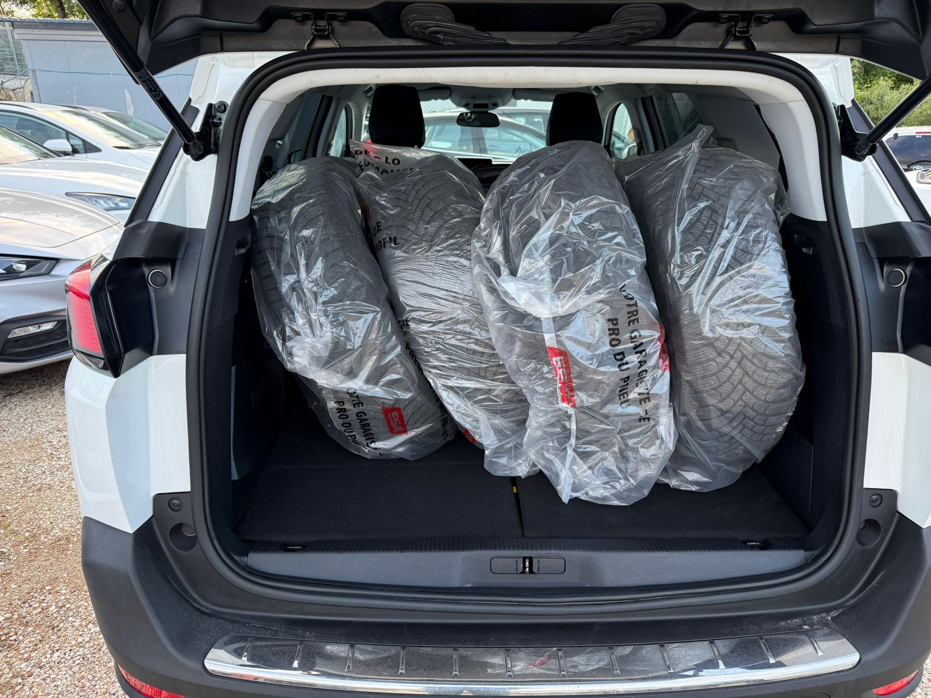 PEUGEOT 5008 1.6 BlueHDi Business Line ETA-image-7