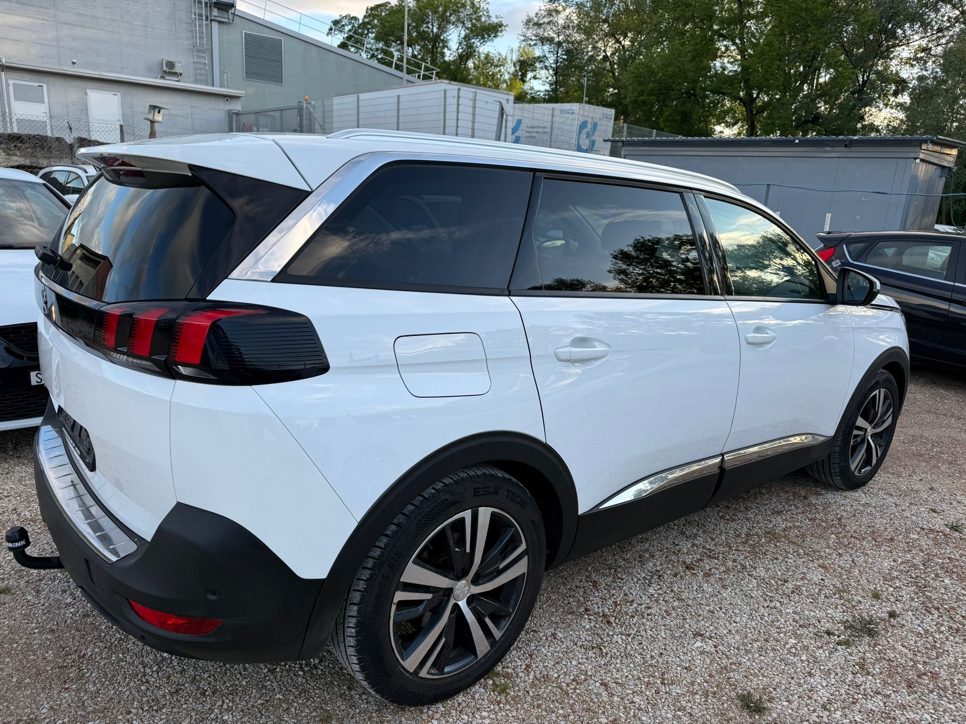 PEUGEOT 5008 1.6 BlueHDi Business Line ETA-image-4
