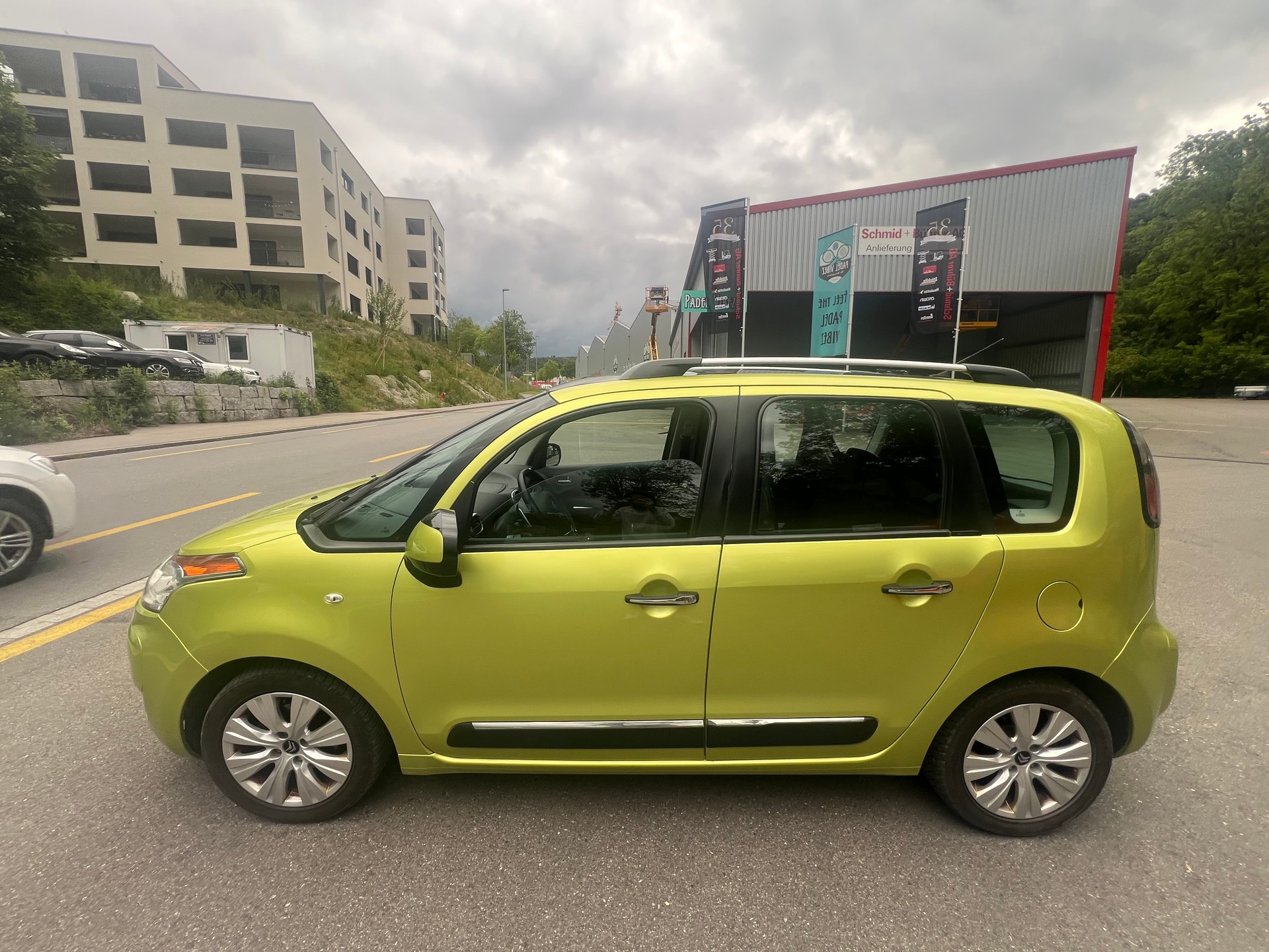 CITROEN C3 Picasso 1.6 HDi Exclusive EGS6-image-7