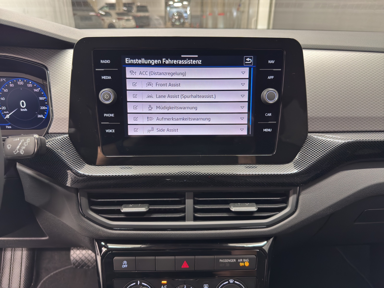 VW T-Cross 1.0 TSI 115 United DSG-image-15