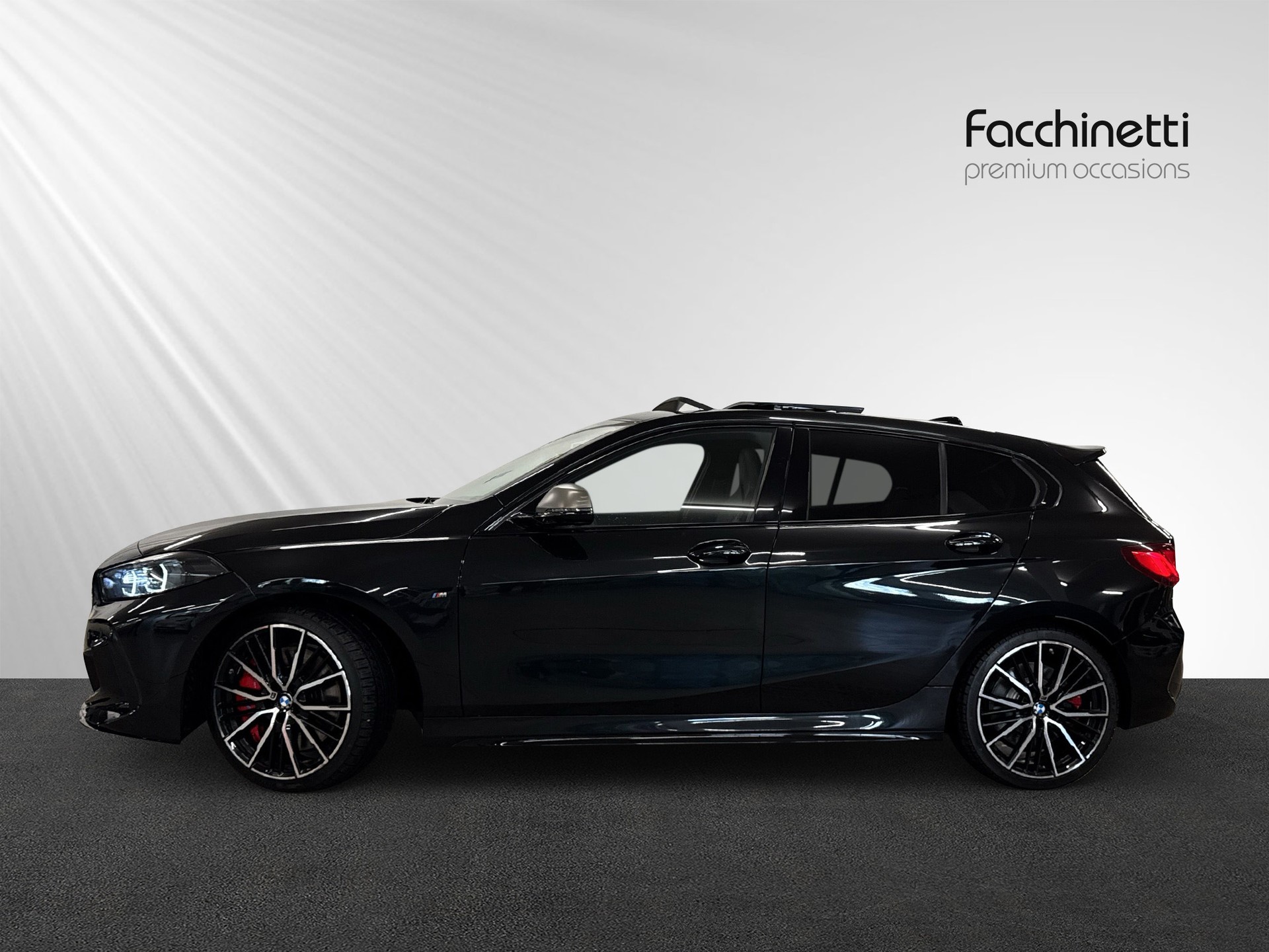 BMW M135i xDrive M Sport Pro Steptronic-showroom-element-1