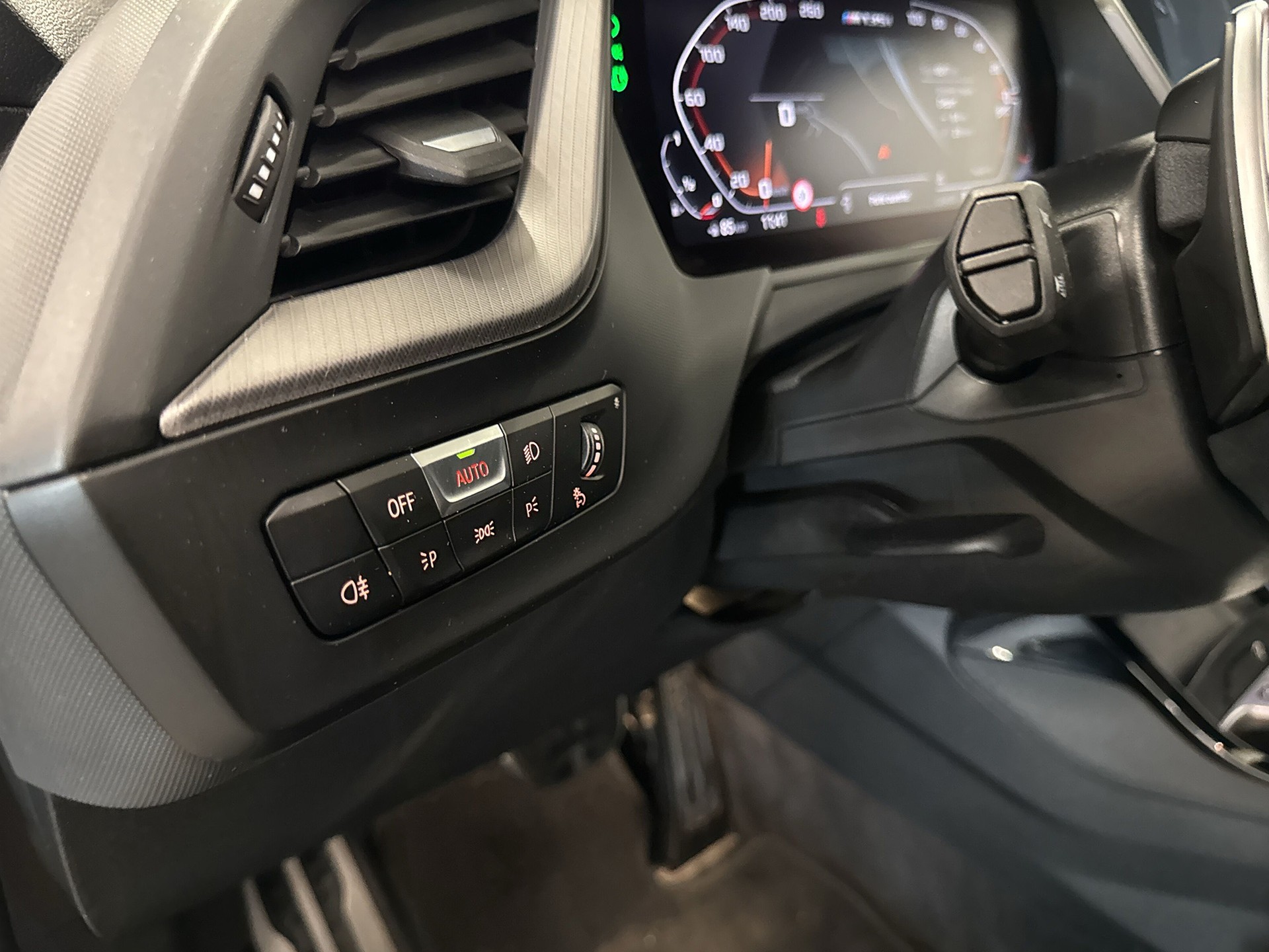 BMW M135i xDrive M Sport Pro Steptronic-showroom-element-3