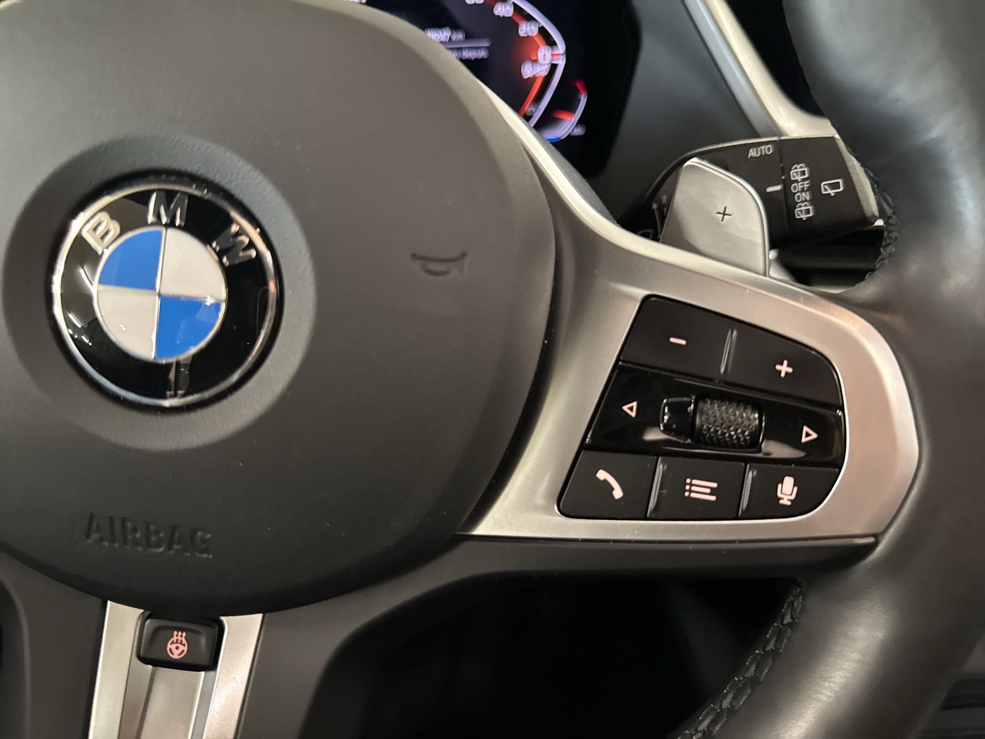 BMW M135i xDrive M Sport Pro Steptronic-image-15