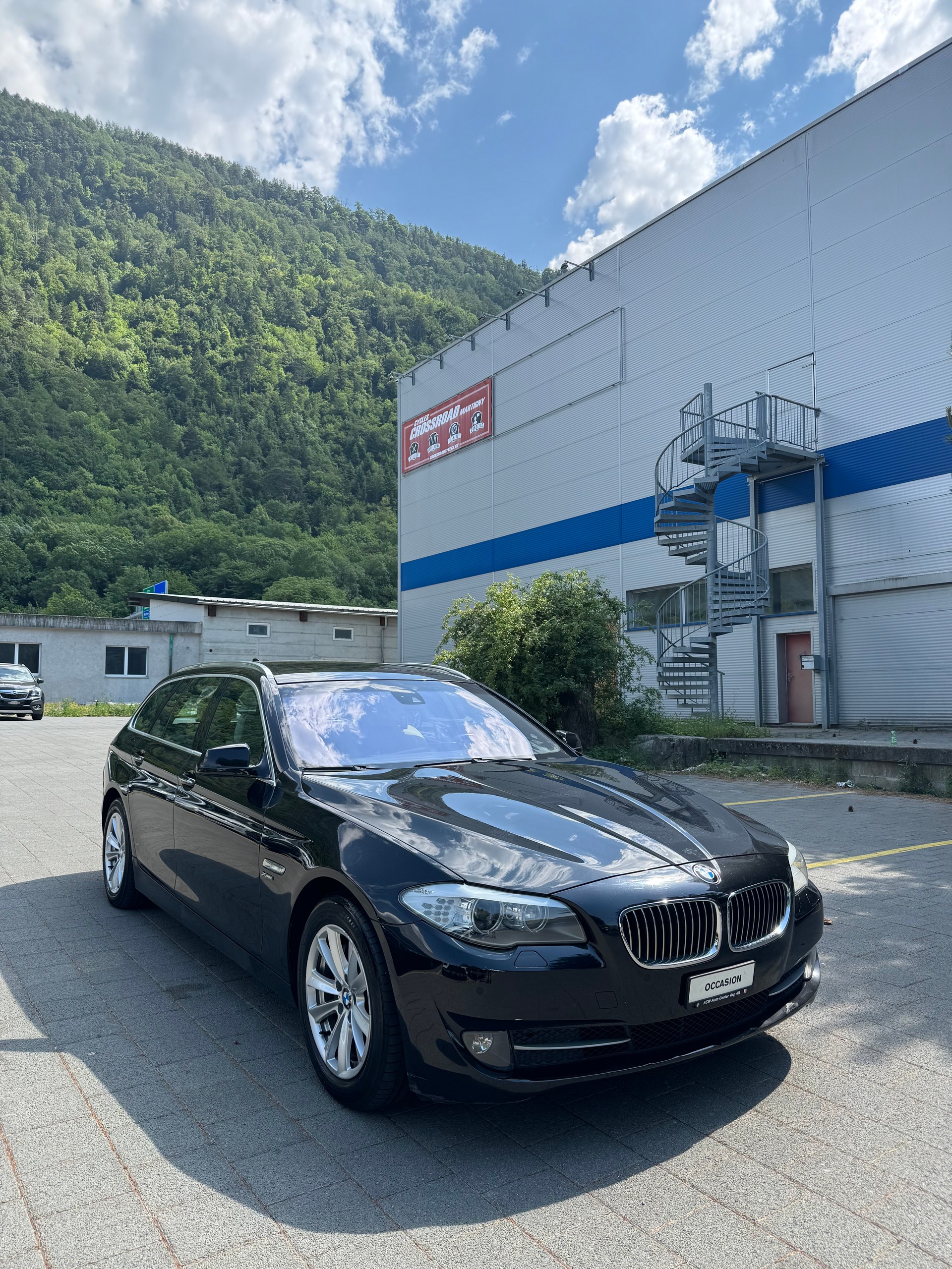 BMW 525d xDrive Touring Steptronic-image-1