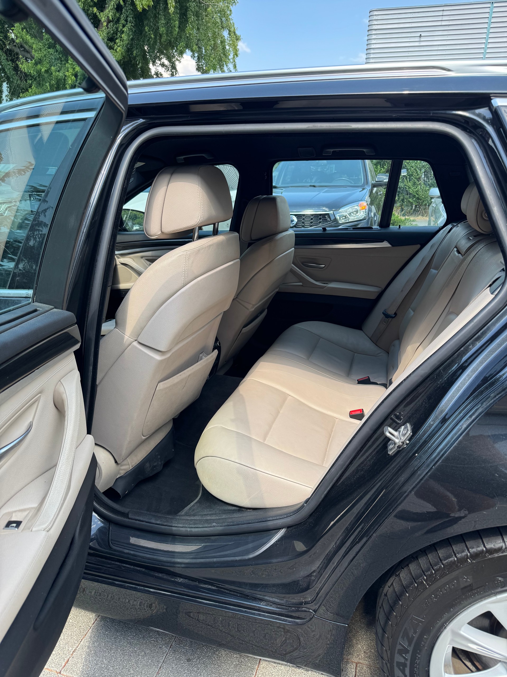 BMW 525d xDrive Touring Steptronic-image-4