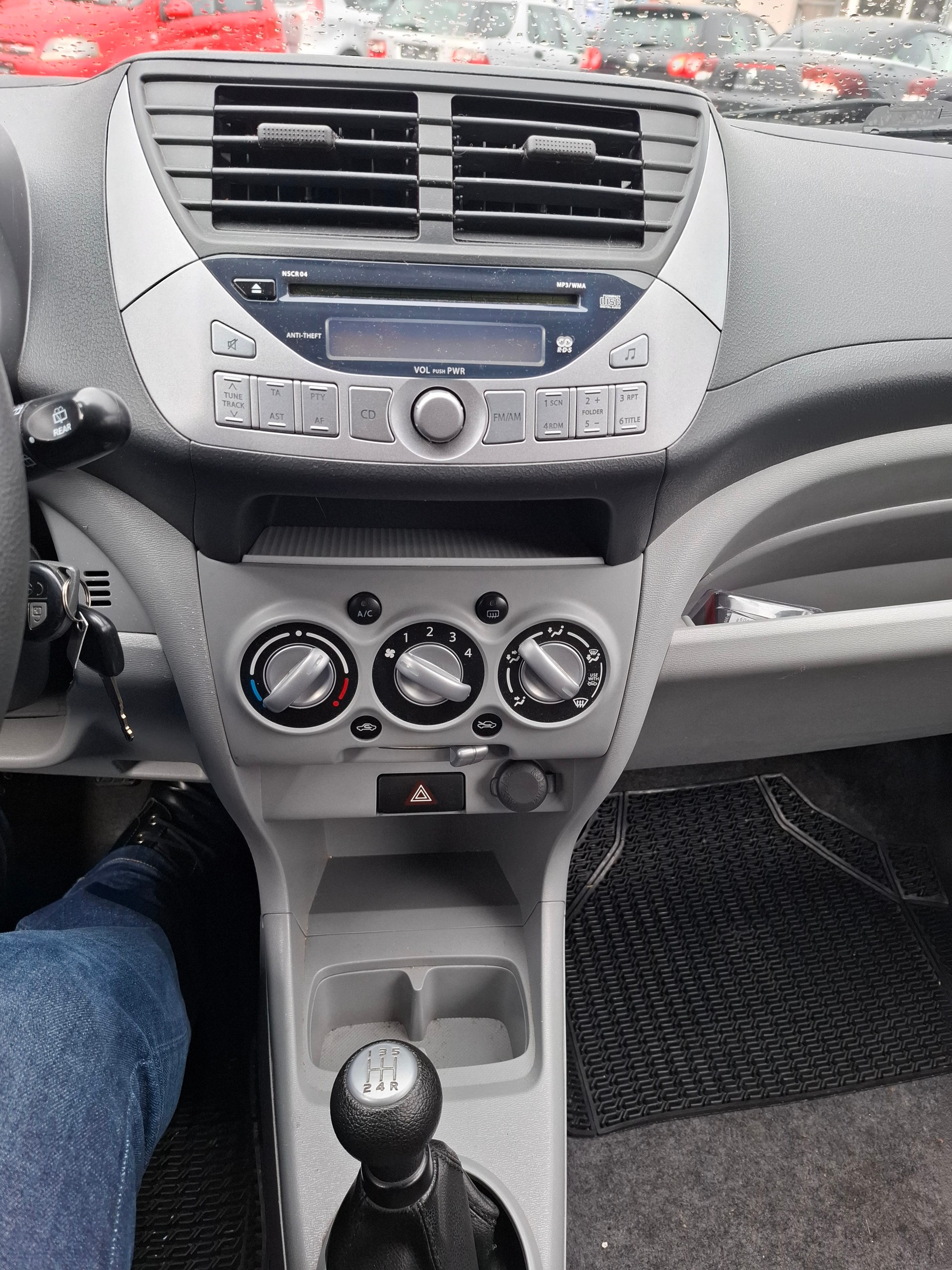 NISSAN Pixo 1.0 acenta-image-10