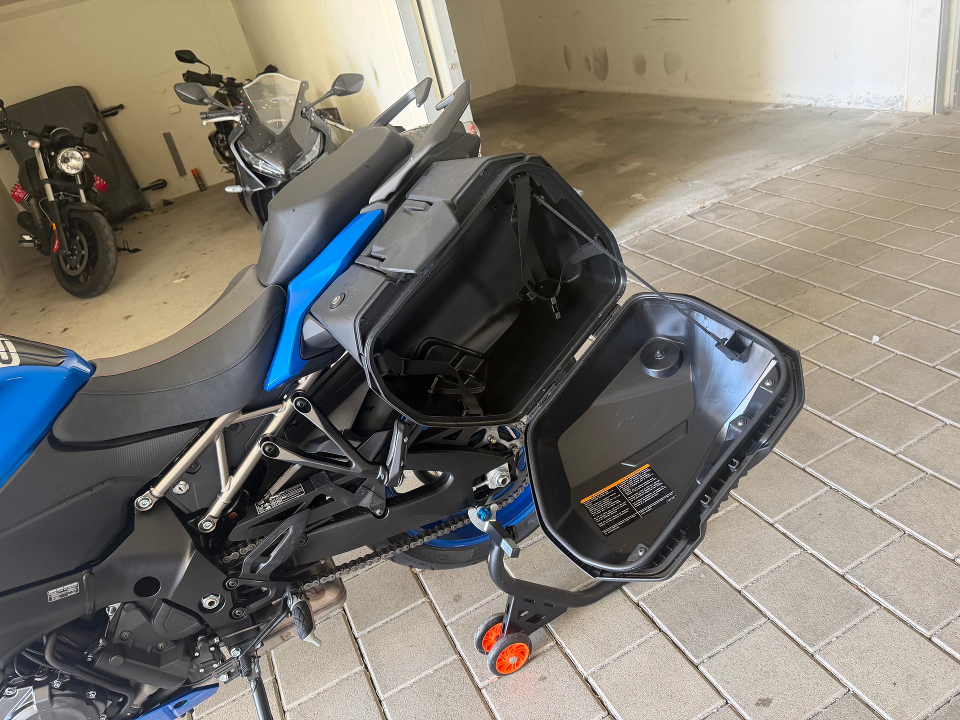 SUZUKI GSX-S 1000 GT Travel-image-10