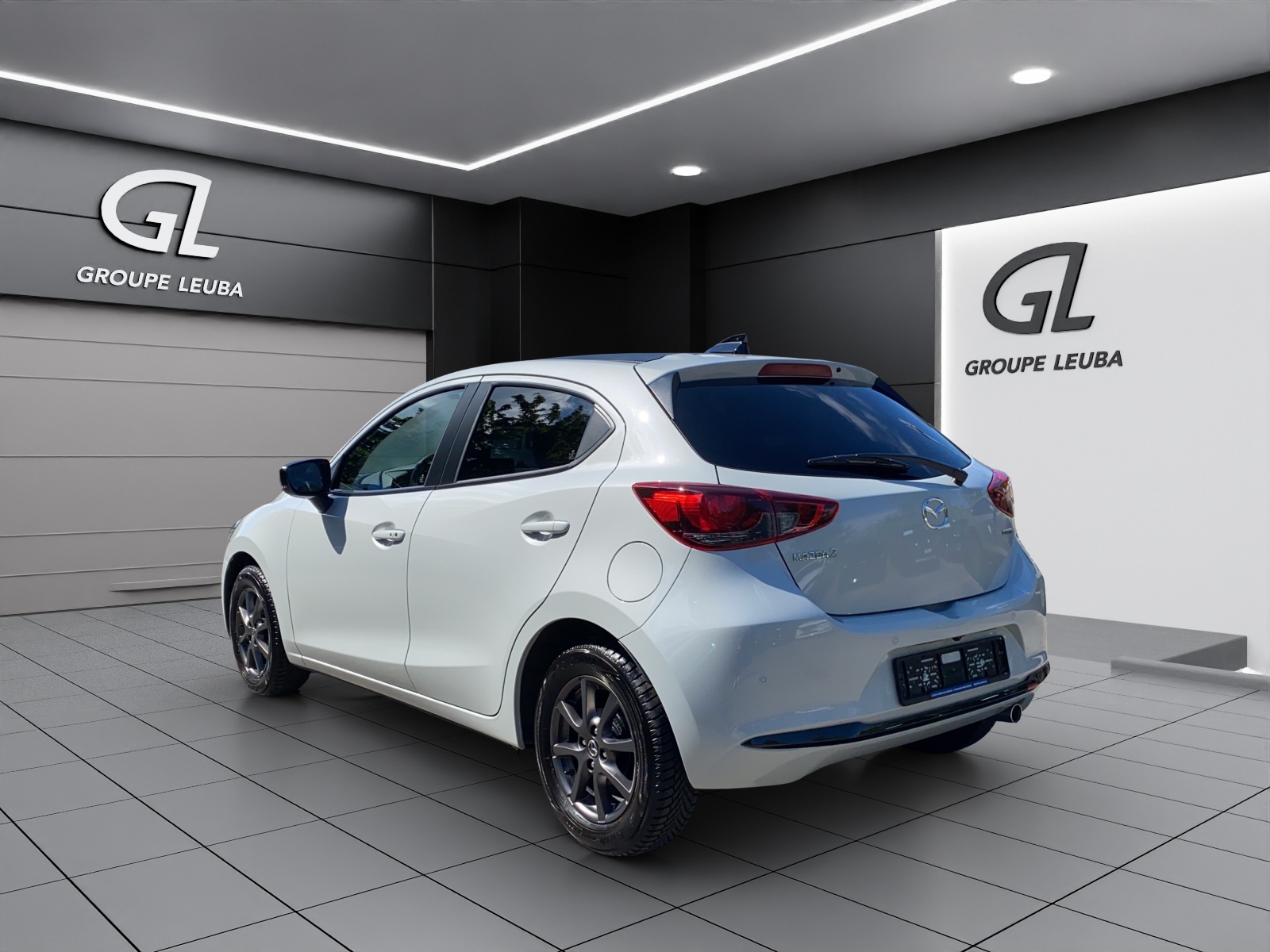 MAZDA 2 SKYACTIV-G 90 Homura Aka Automat-image-4
