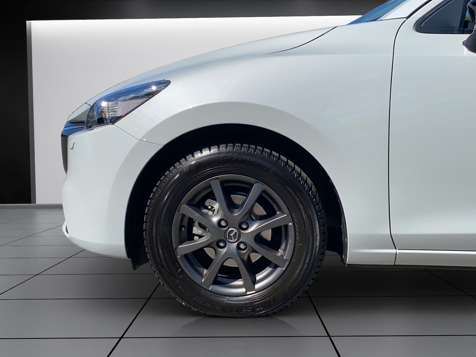MAZDA 2 SKYACTIV-G 90 Homura Aka Automat-showroom-element-3