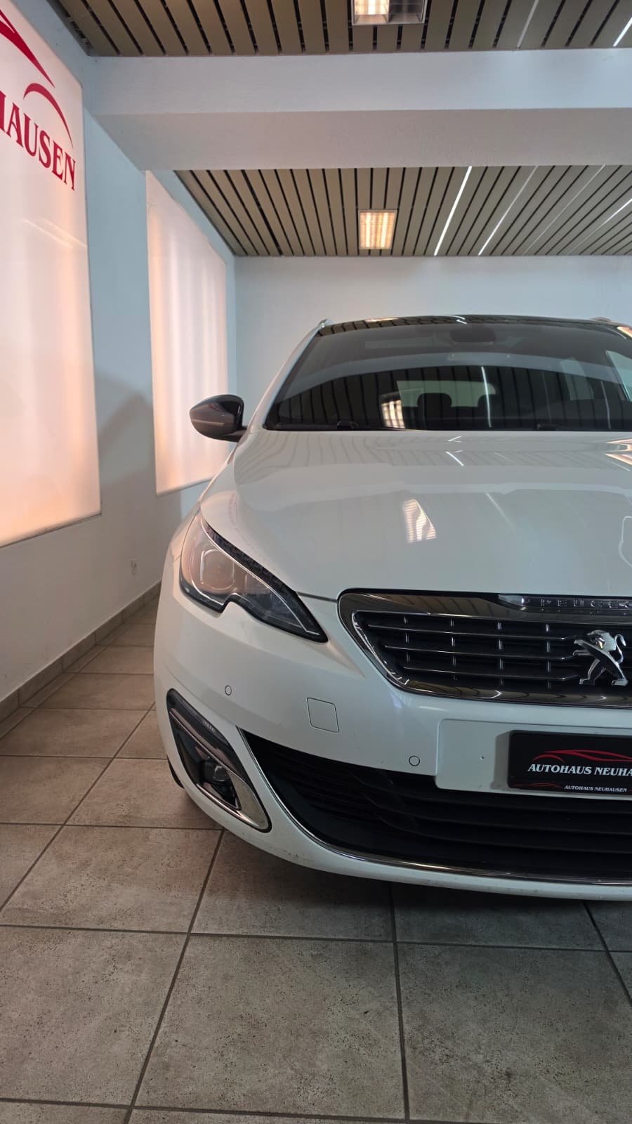 PEUGEOT 308 SW 1.2 THP Business Automatic, FRISCH AB MFK UND FRISCH AB SERVICE-showroom-element-3
