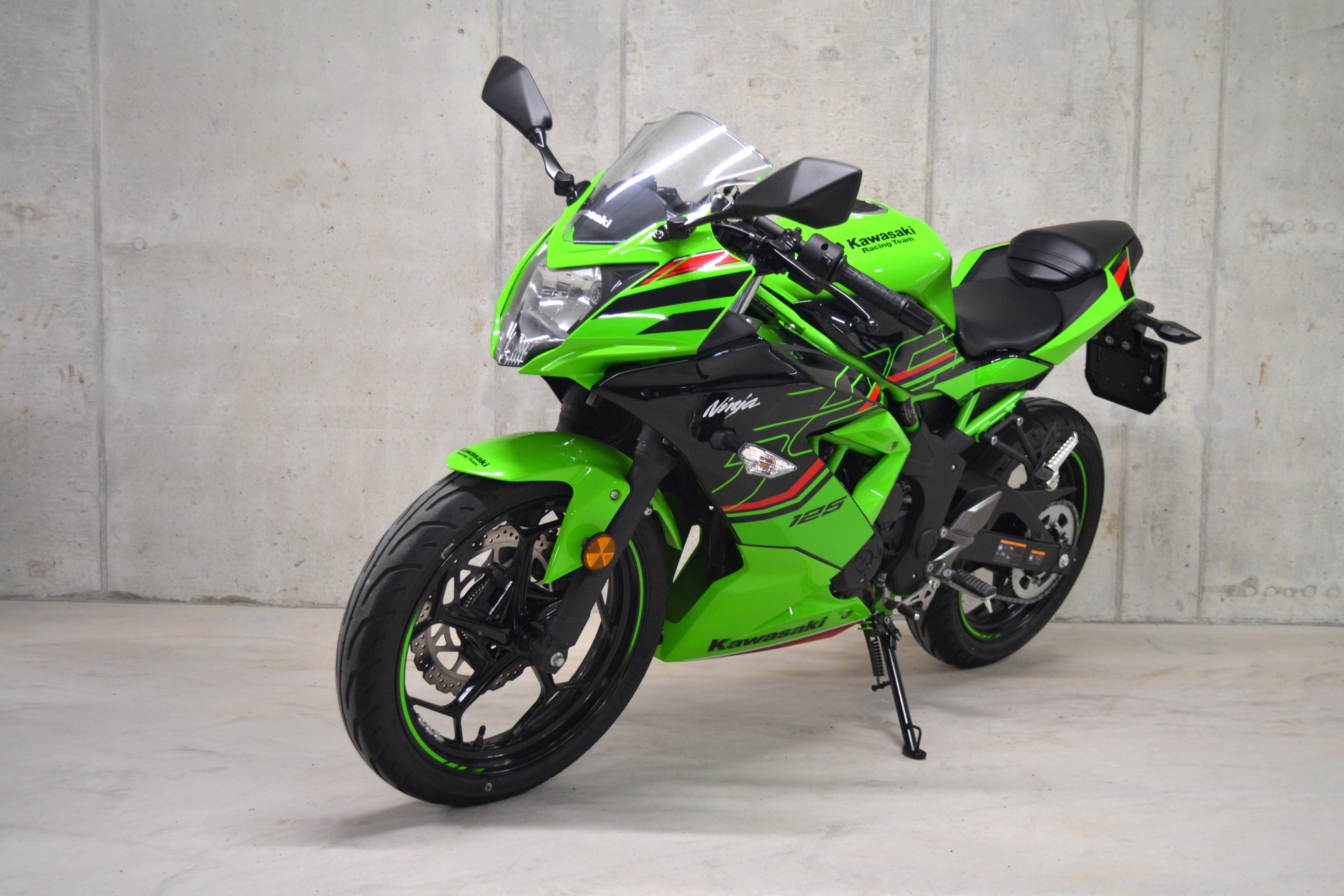 KAWASAKI Ninja 125-image-1