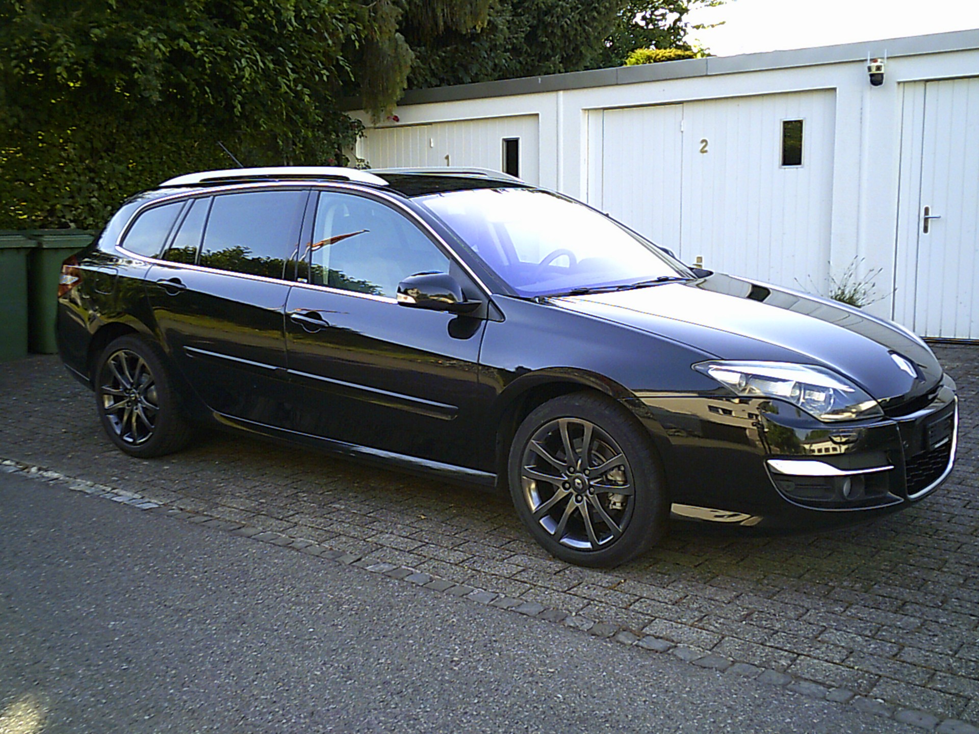 RENAULT Laguna Grandtour 2.0 dCi Initiale Automatic