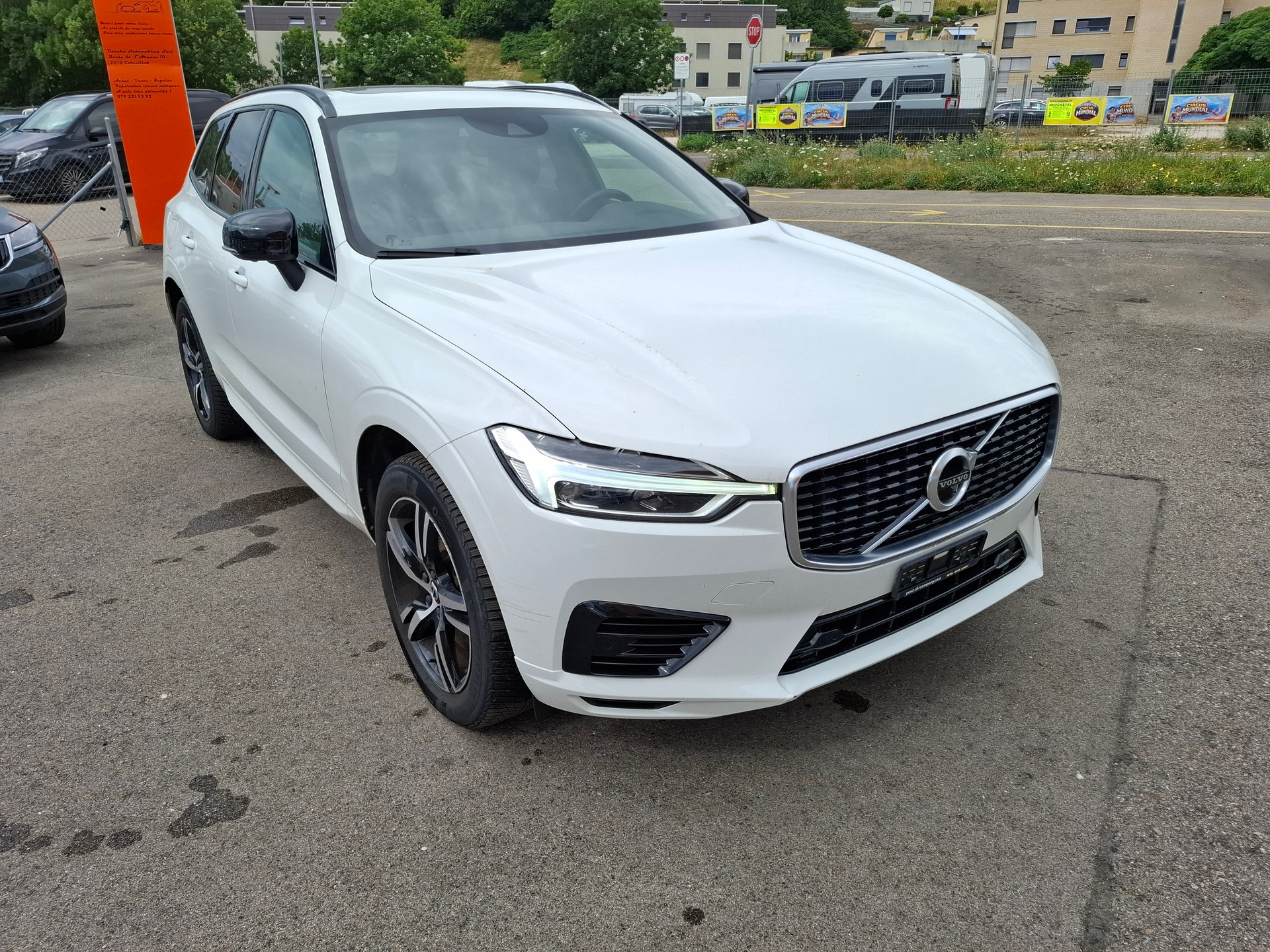 VOLVO XC60 T8 eAWD R-Design Geartronic-image-2