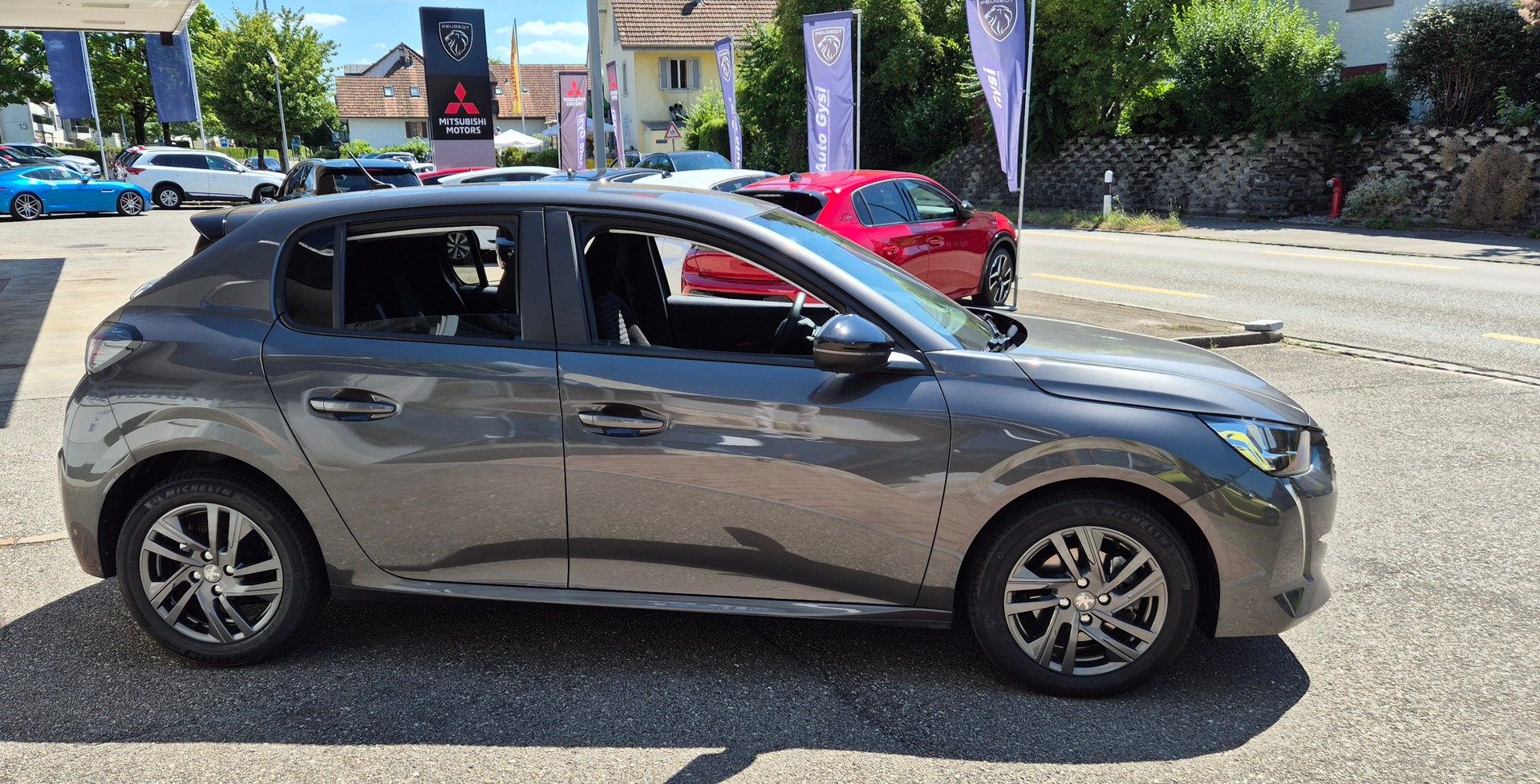 PEUGEOT 208 1.2 Sport MT-image-3