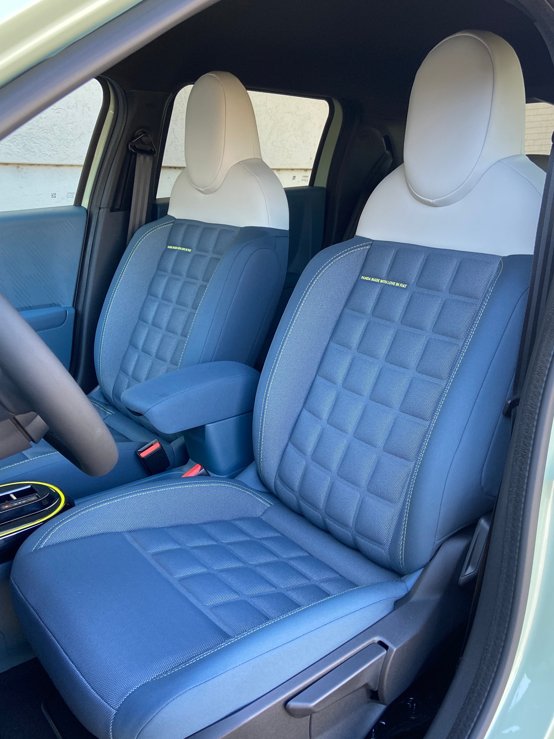 FIAT Grande Panda MHEV La Prima-showroom-element-3