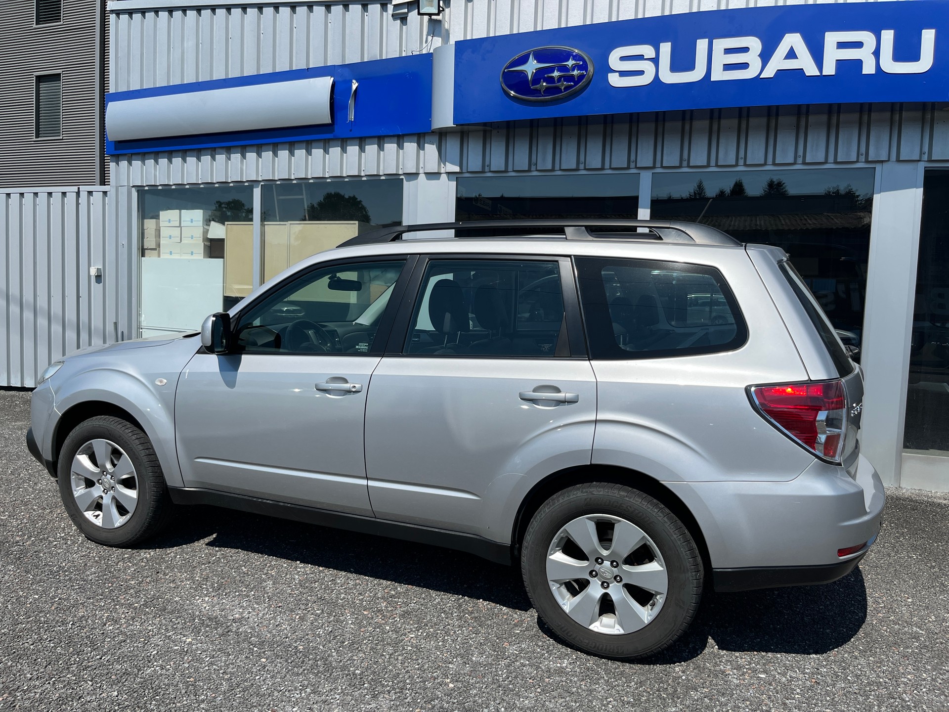 SUBARU Forester 2.0XS Limited-showroom-element-2