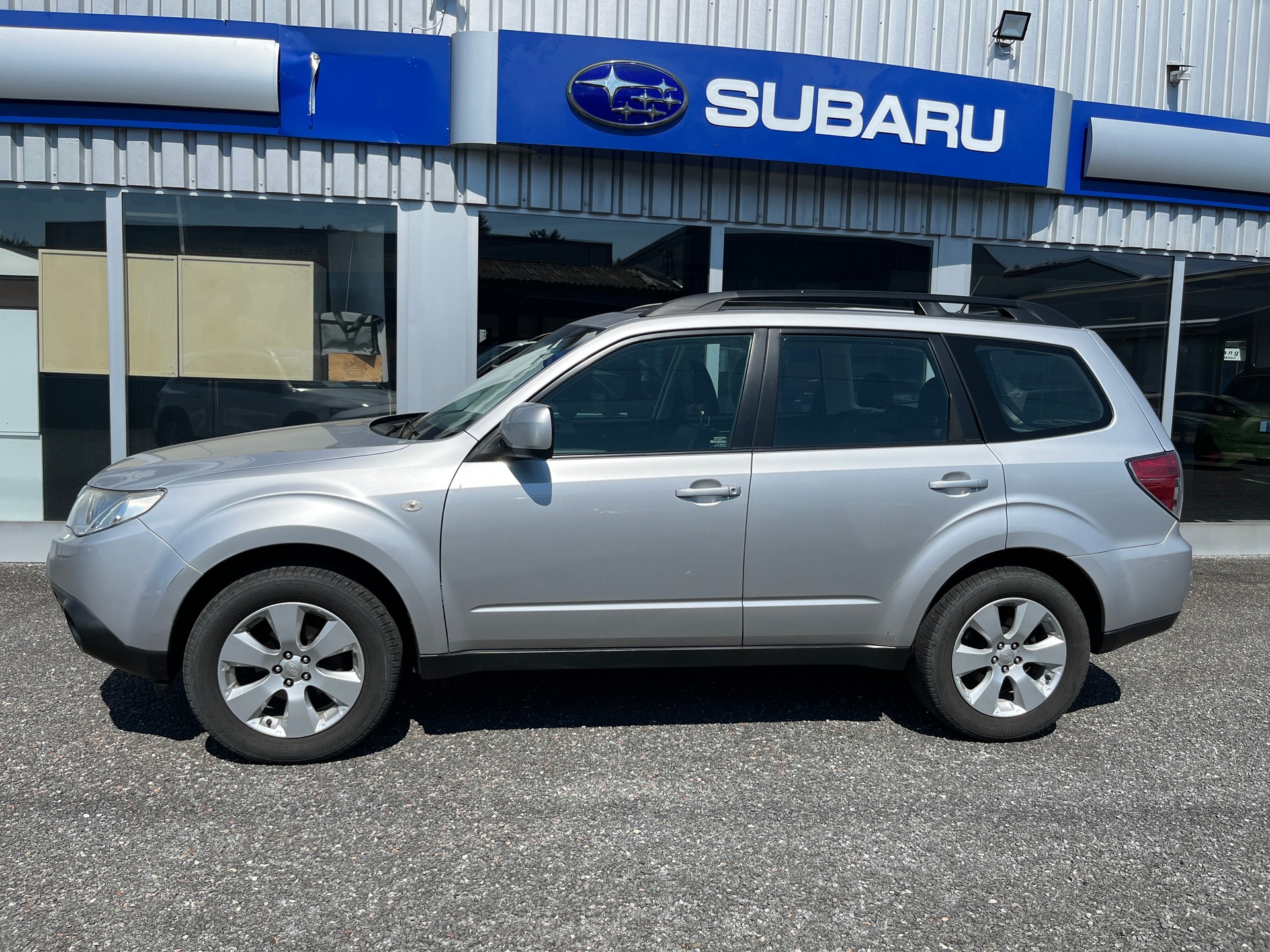 SUBARU Forester 2.0XS Limited-showroom-element-1