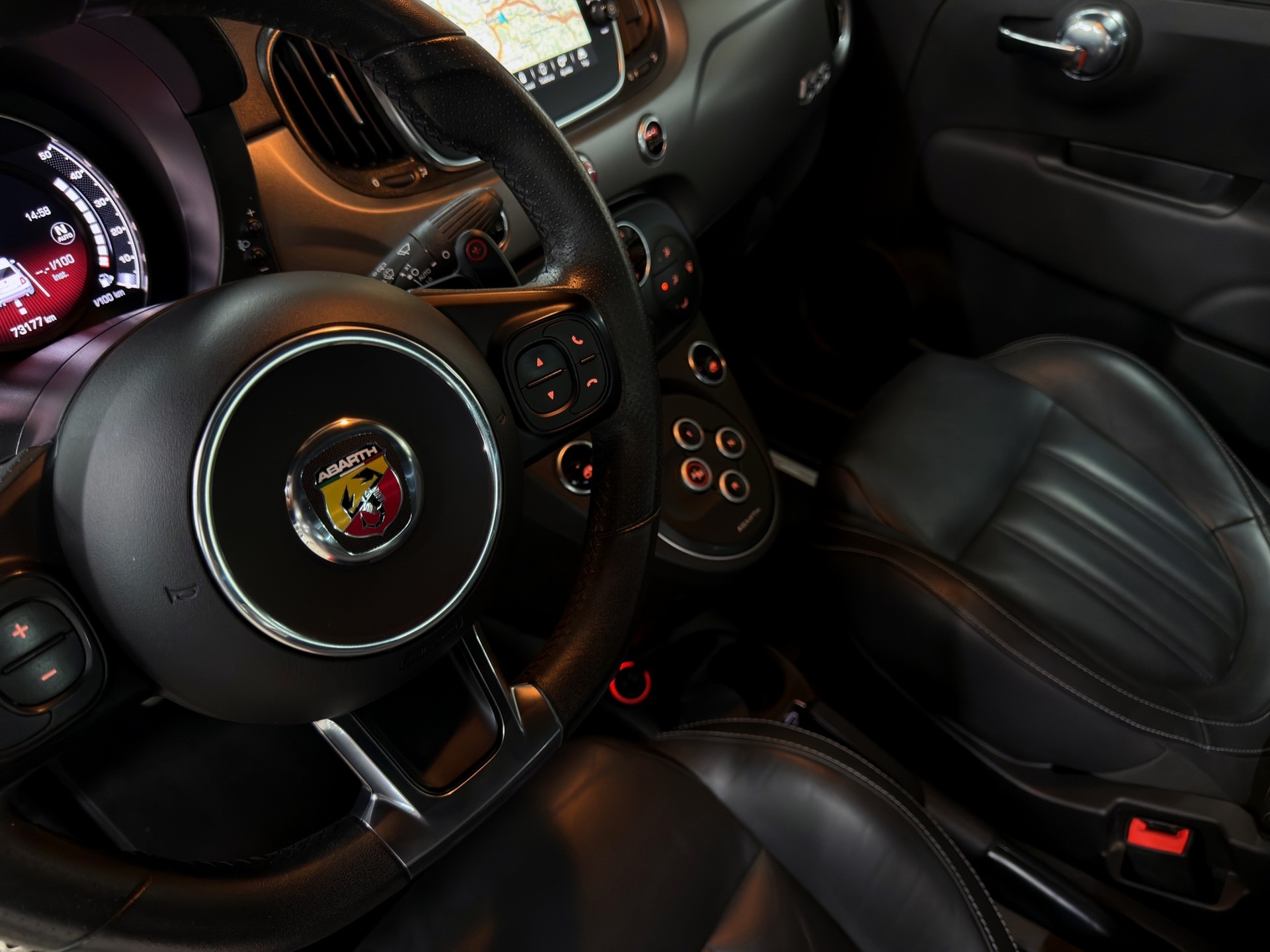 FIAT 595 1.4 16V Turbo Abarth Turismo Dualogic-image-24
