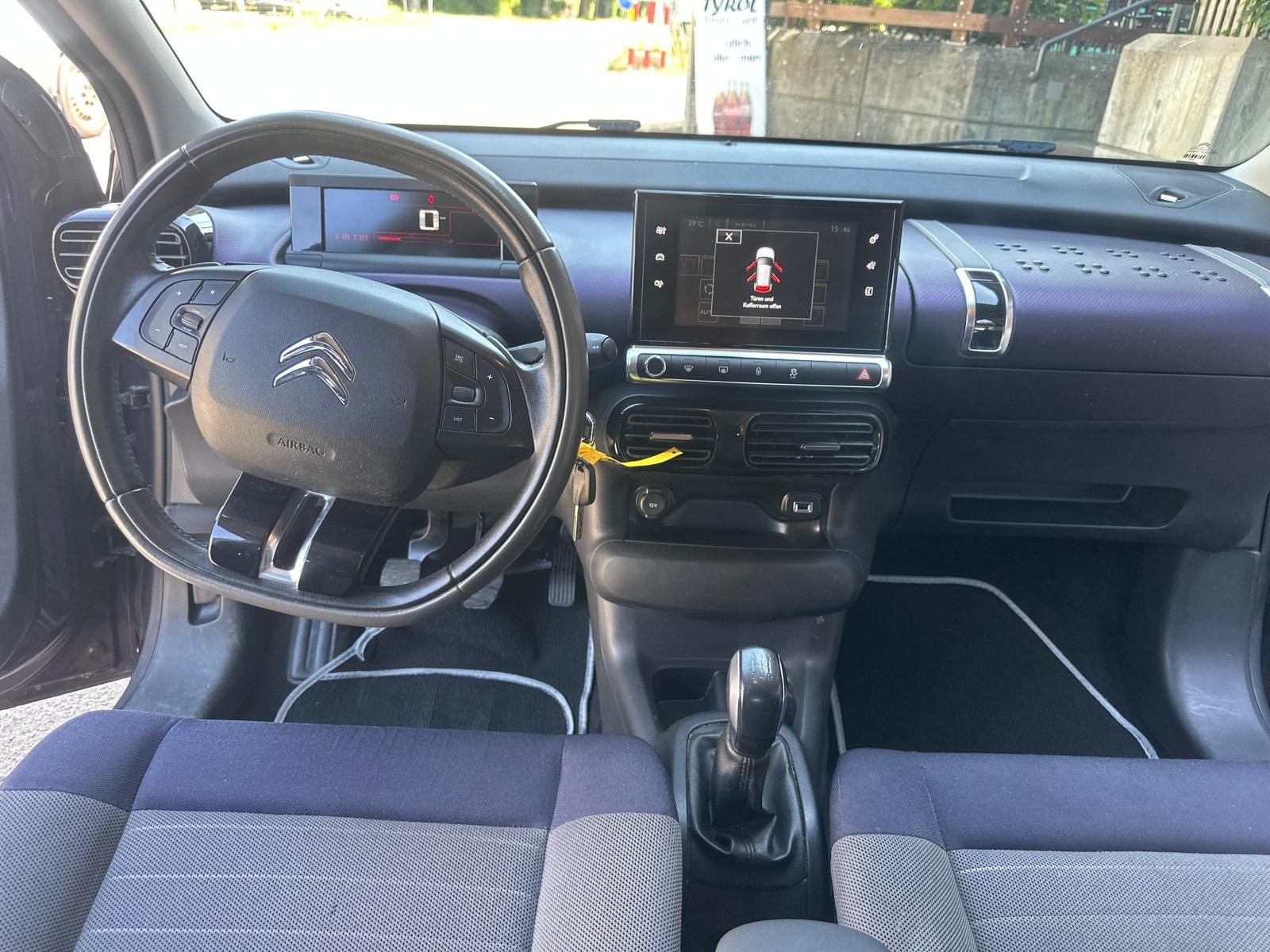 CITROEN C4 Cactus 1.2 VTi Shine-image-7