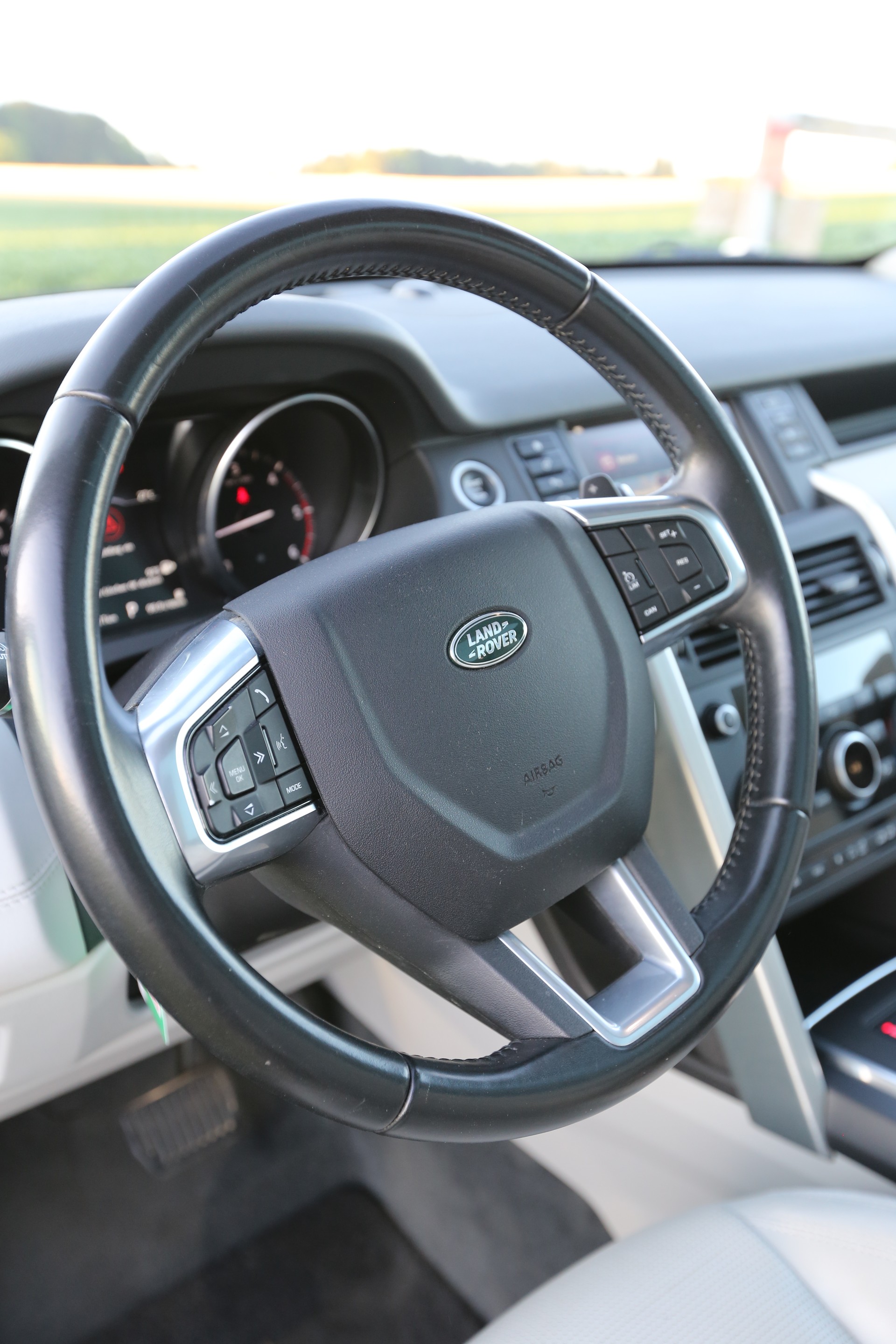 LAND ROVER Discovery Sport 2.0 TD4 180 HSE-image-13