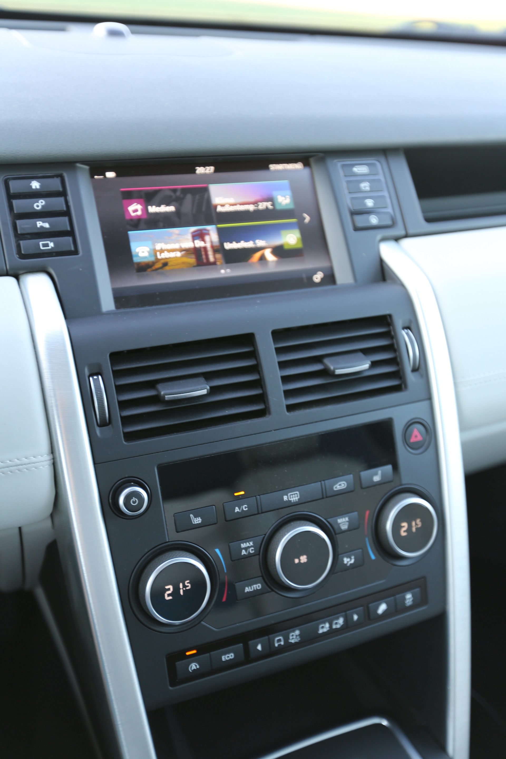 LAND ROVER Discovery Sport 2.0 TD4 180 HSE-image-12