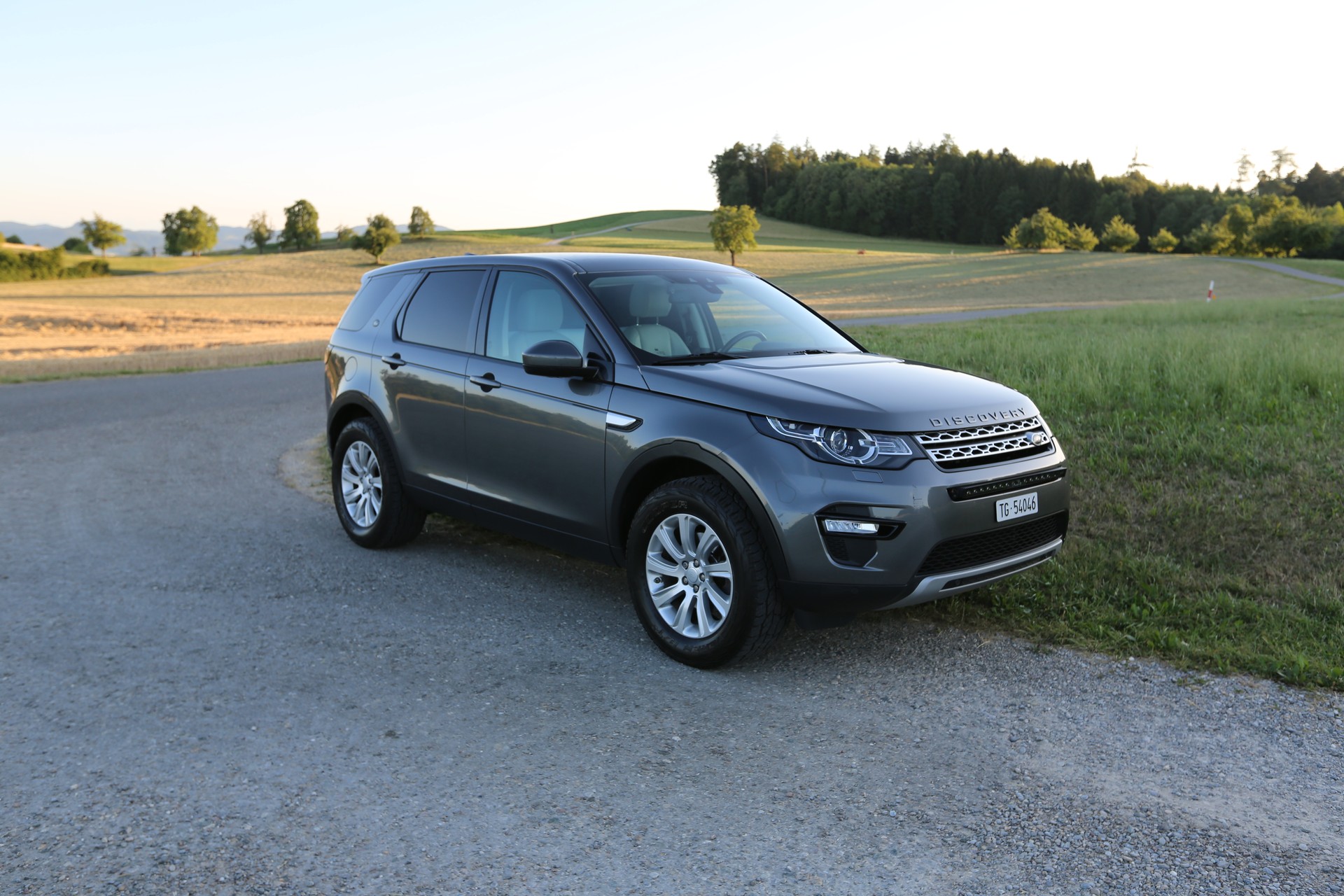 LAND ROVER Discovery Sport 2.0 TD4 180 HSE-image-4