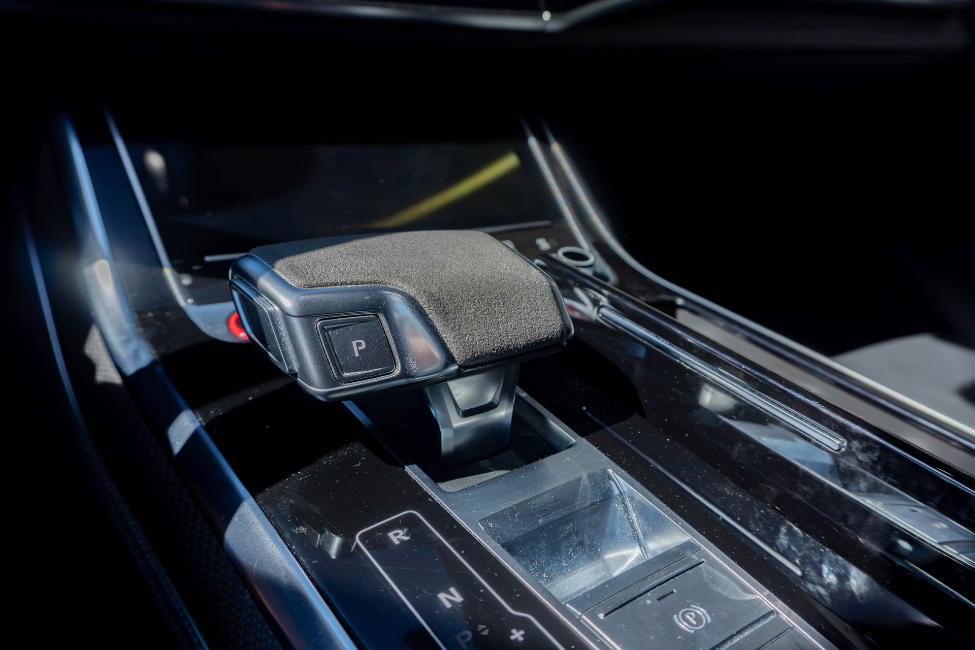 AUDI RSQ8 quattro tiptronic-image-14