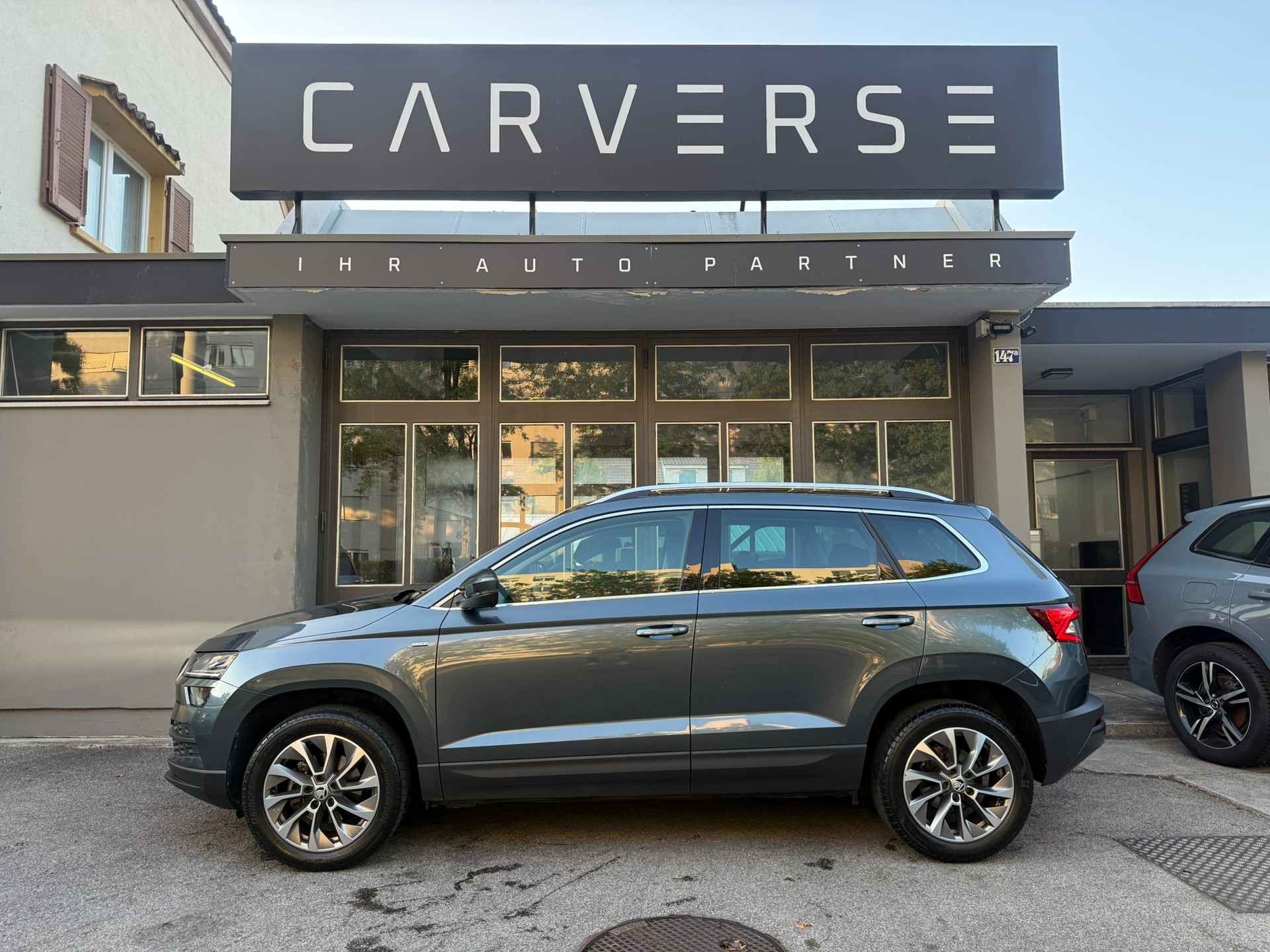 SKODA Karoq 1.5 TSI Ambition DSG-showroom-element-1