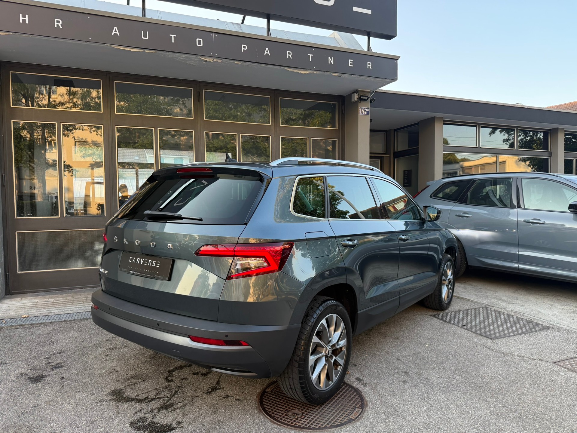 SKODA Karoq 1.5 TSI Ambition DSG-showroom-element-3