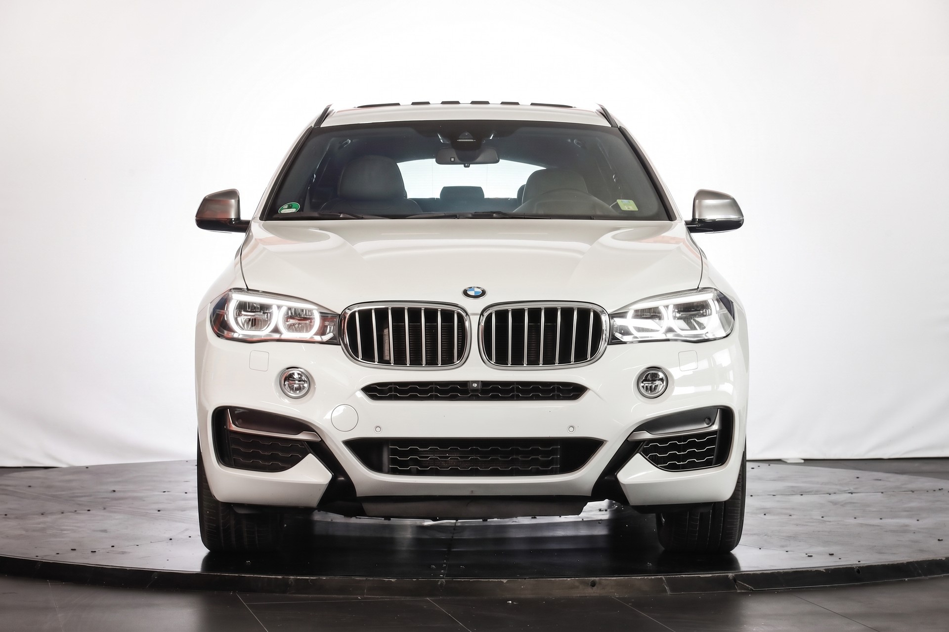 BMW X6 M50d Steptronic-showroom-element-1