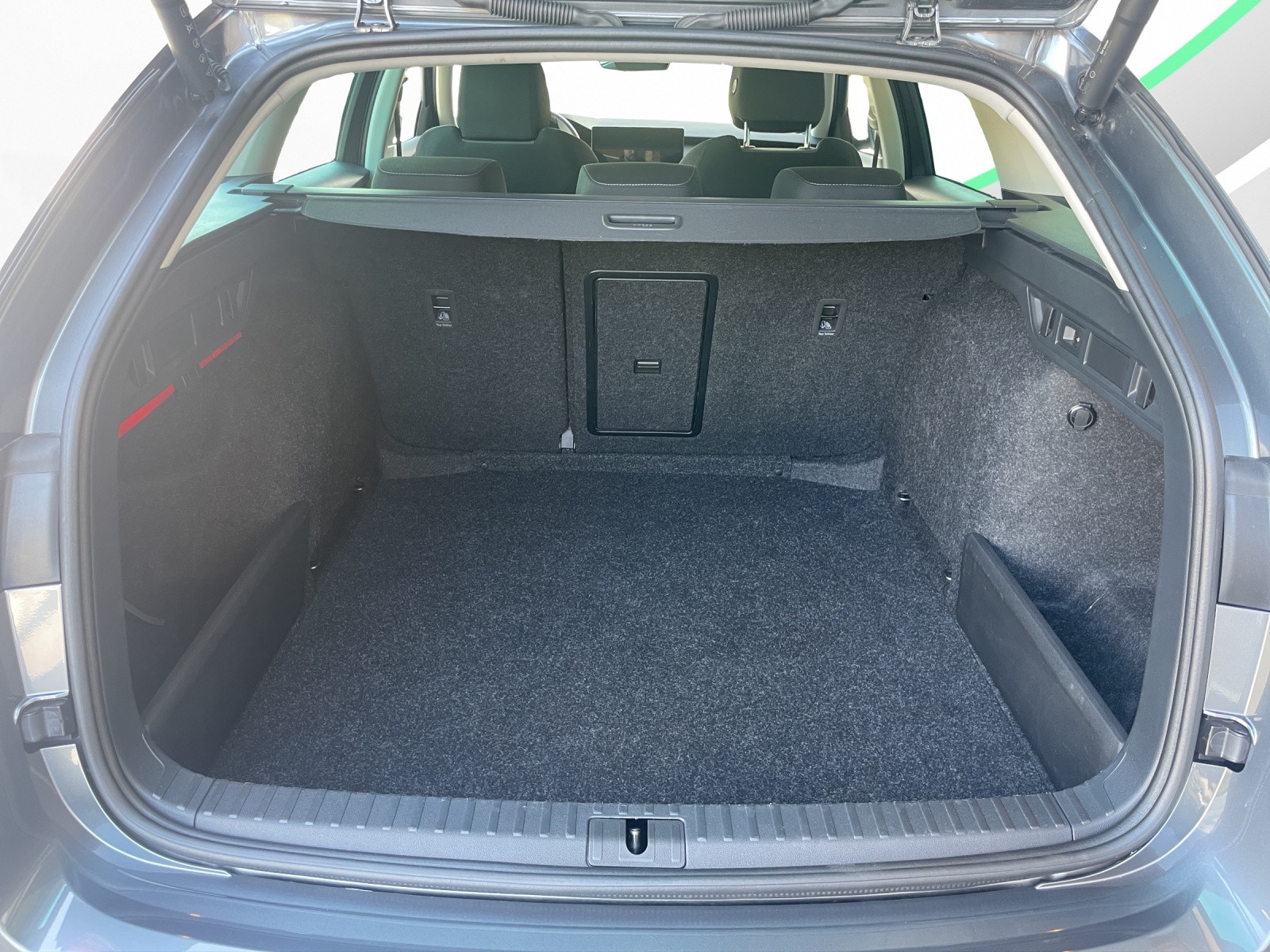 SKODA Octavia Combi 1.5 TSI mHEV DSG Selection-image-14