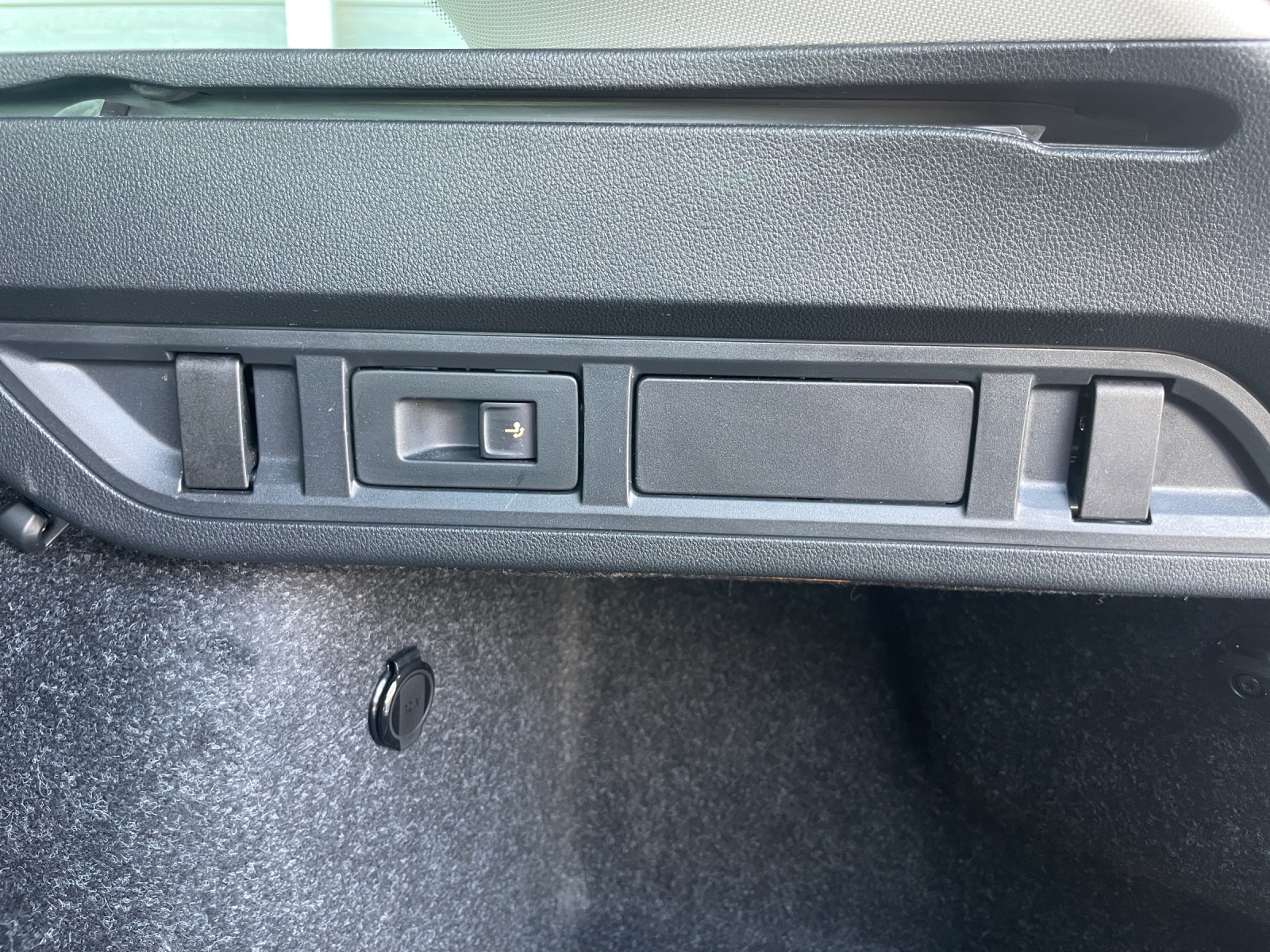 SKODA Octavia Combi 1.5 TSI mHEV DSG Selection-image-15