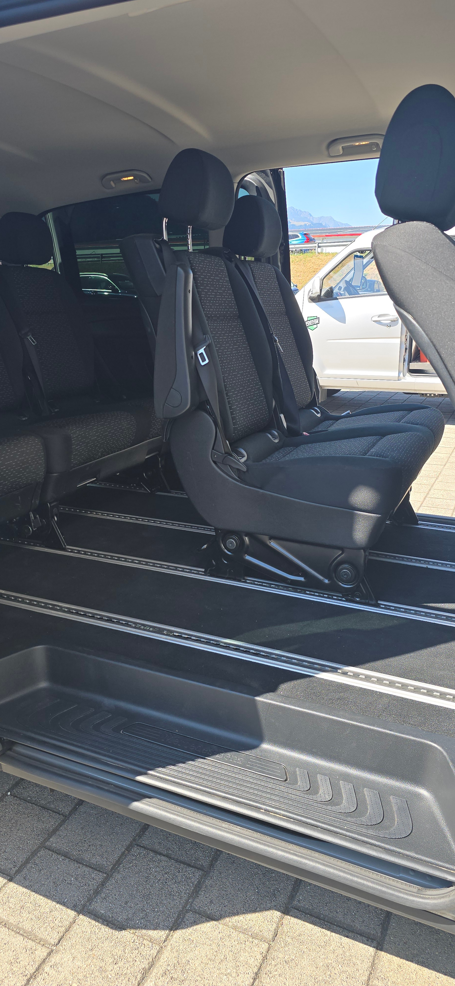 MERCEDES-BENZ Vito 116 CDI Lang Tourer 9G-Tronic 4M Select-image-3