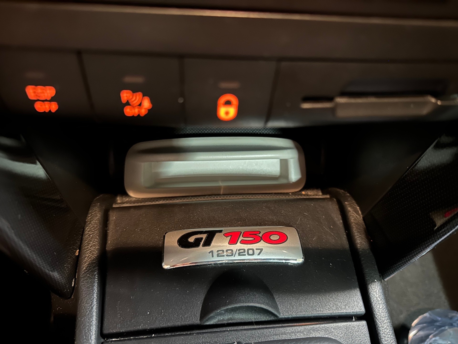 PEUGEOT 207 1.6 16V Turbo GT 150-image-8
