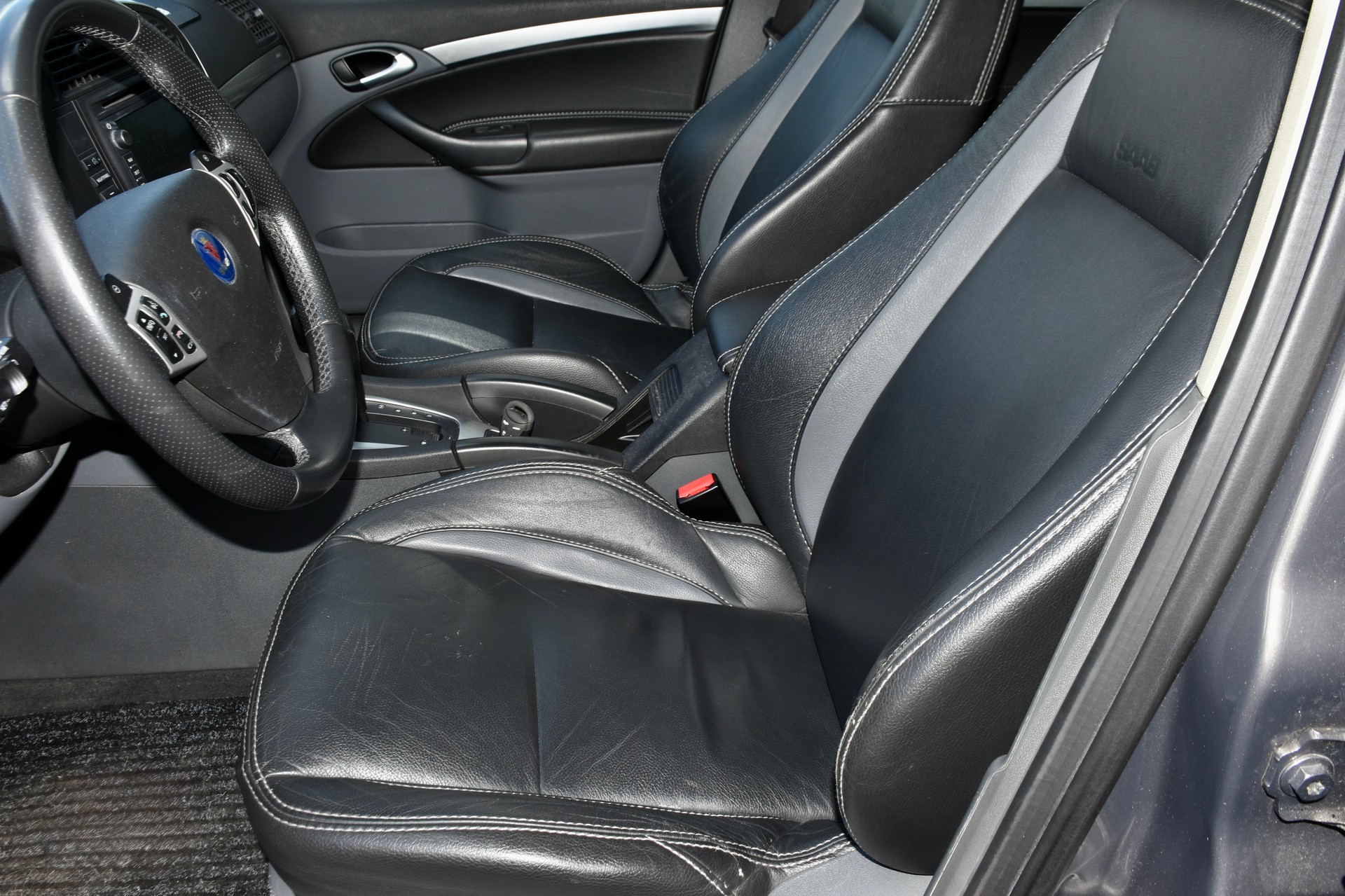 SAAB 9-3 2.0 (1.8t) Vector-showroom-element-2