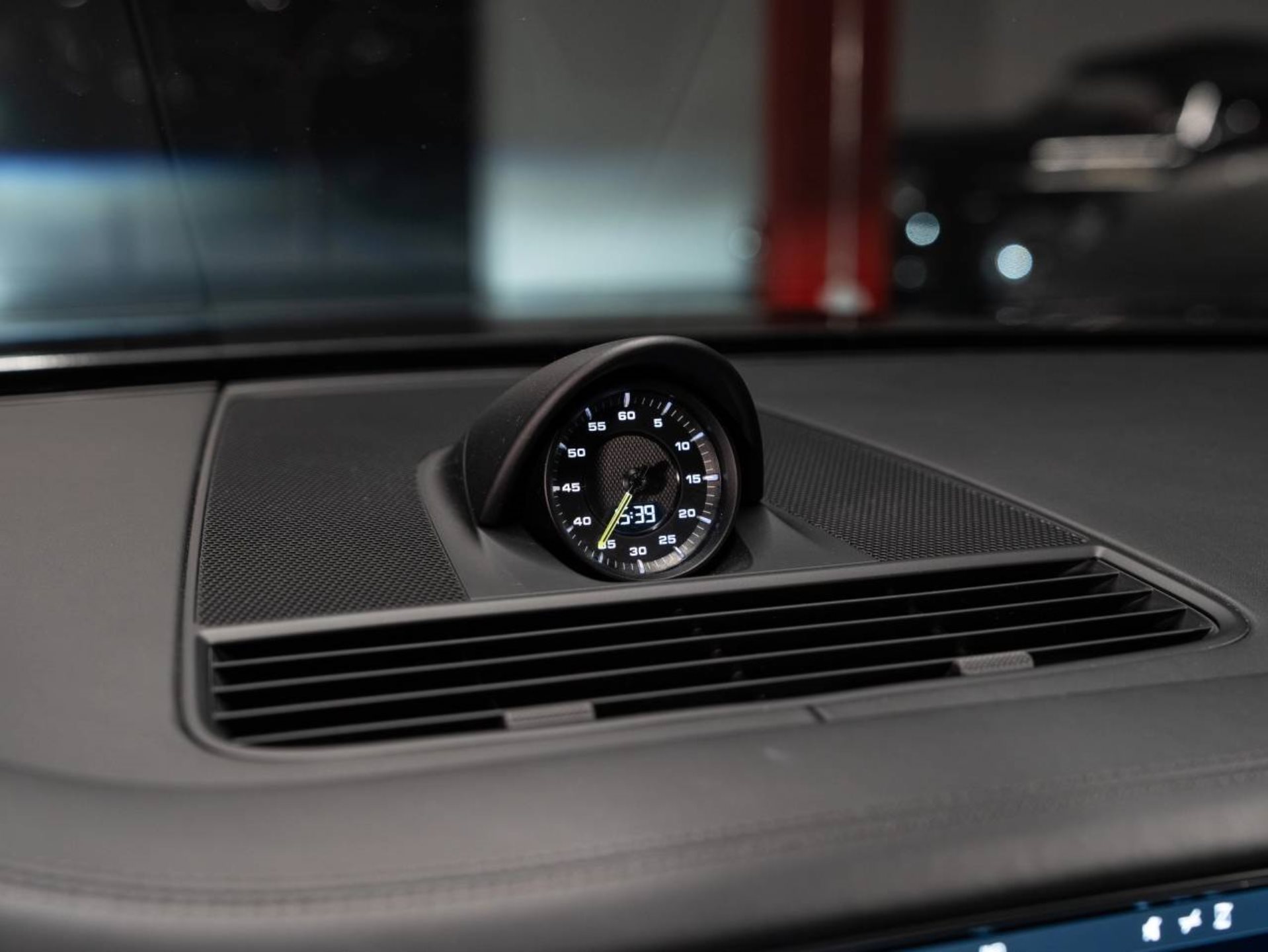 PORSCHE Panamera 4 E-Hybrid Sport Turismo-image-9