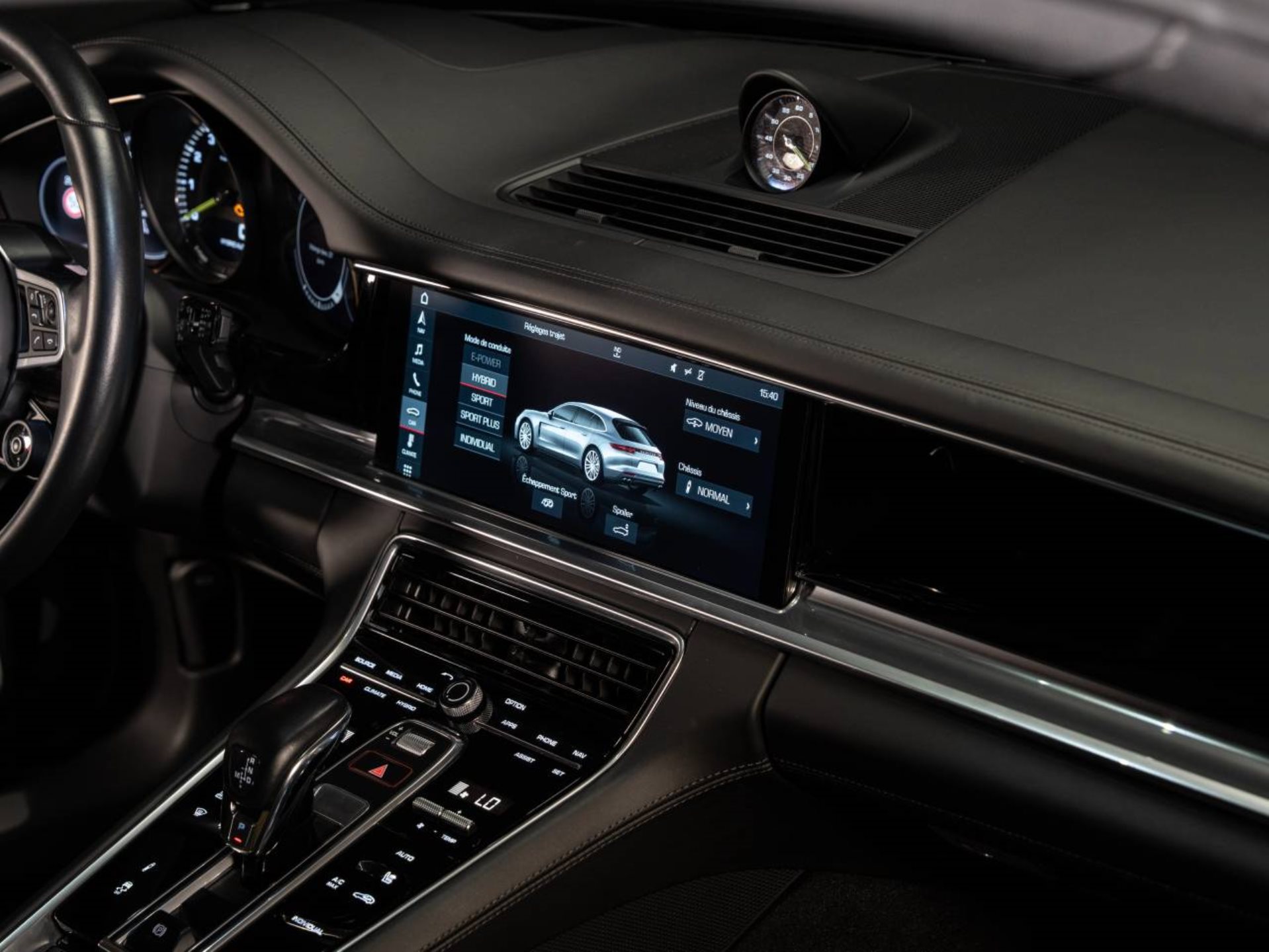 PORSCHE Panamera 4 E-Hybrid Sport Turismo-image-10