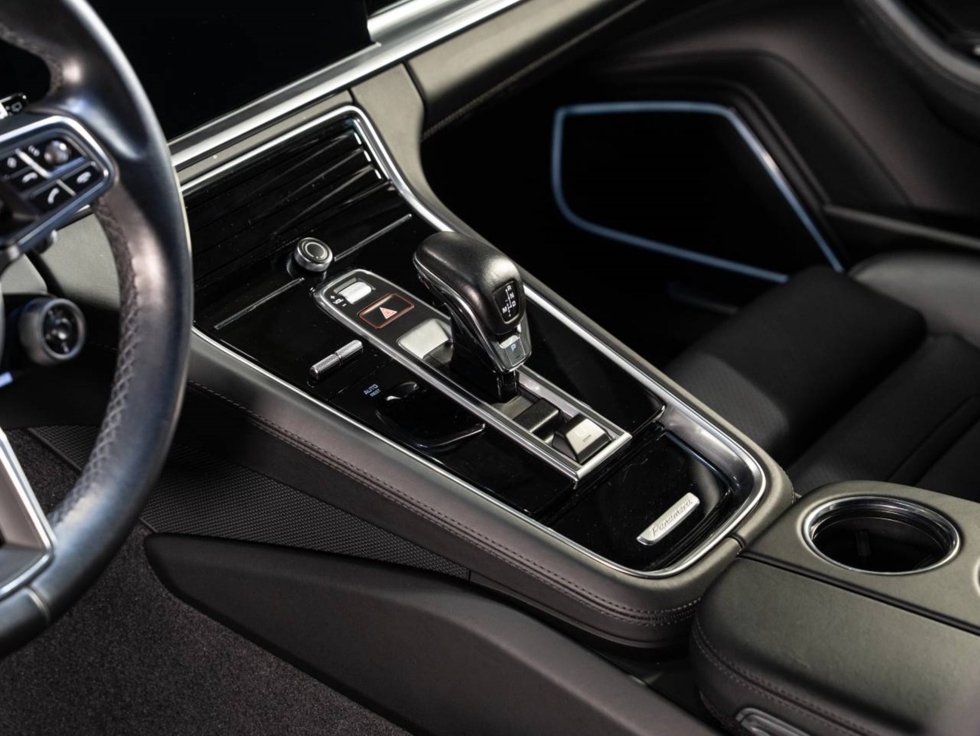 PORSCHE Panamera 4 E-Hybrid Sport Turismo-image-12